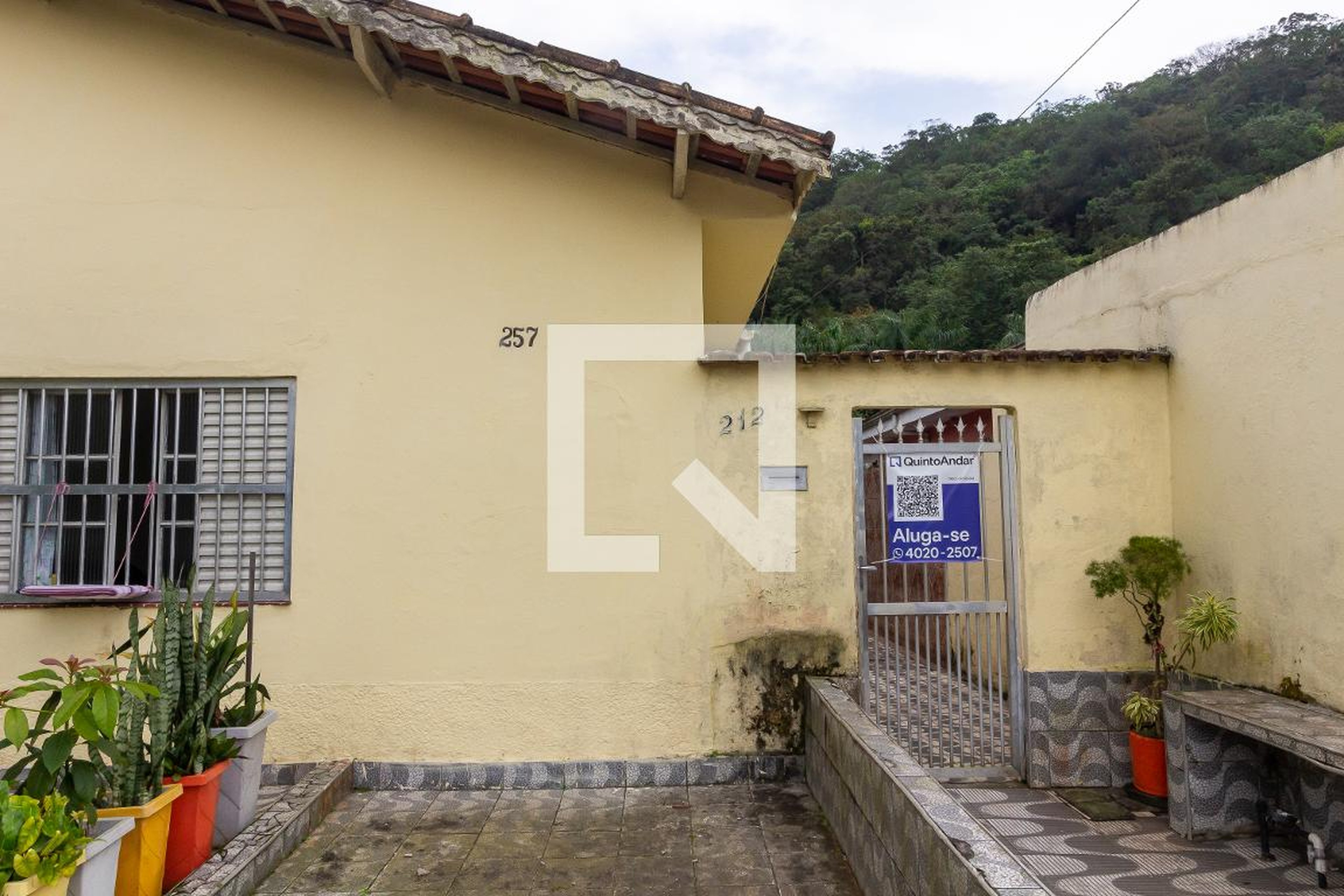 Fachada Condomínio em Rua Cynthia Giuffrida, 257