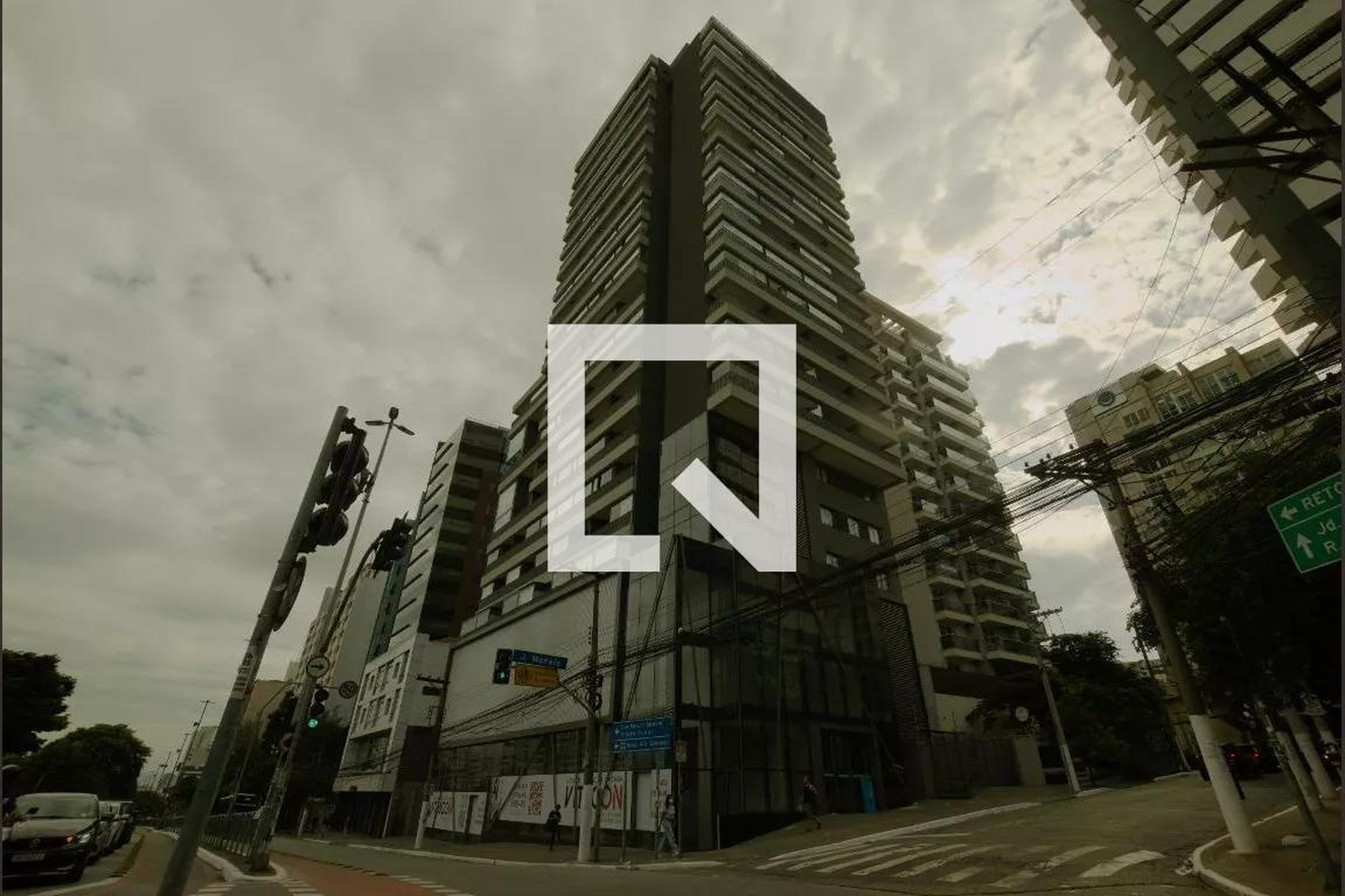 Fachada Condomínio em Avenida da Liberdade, 1009
