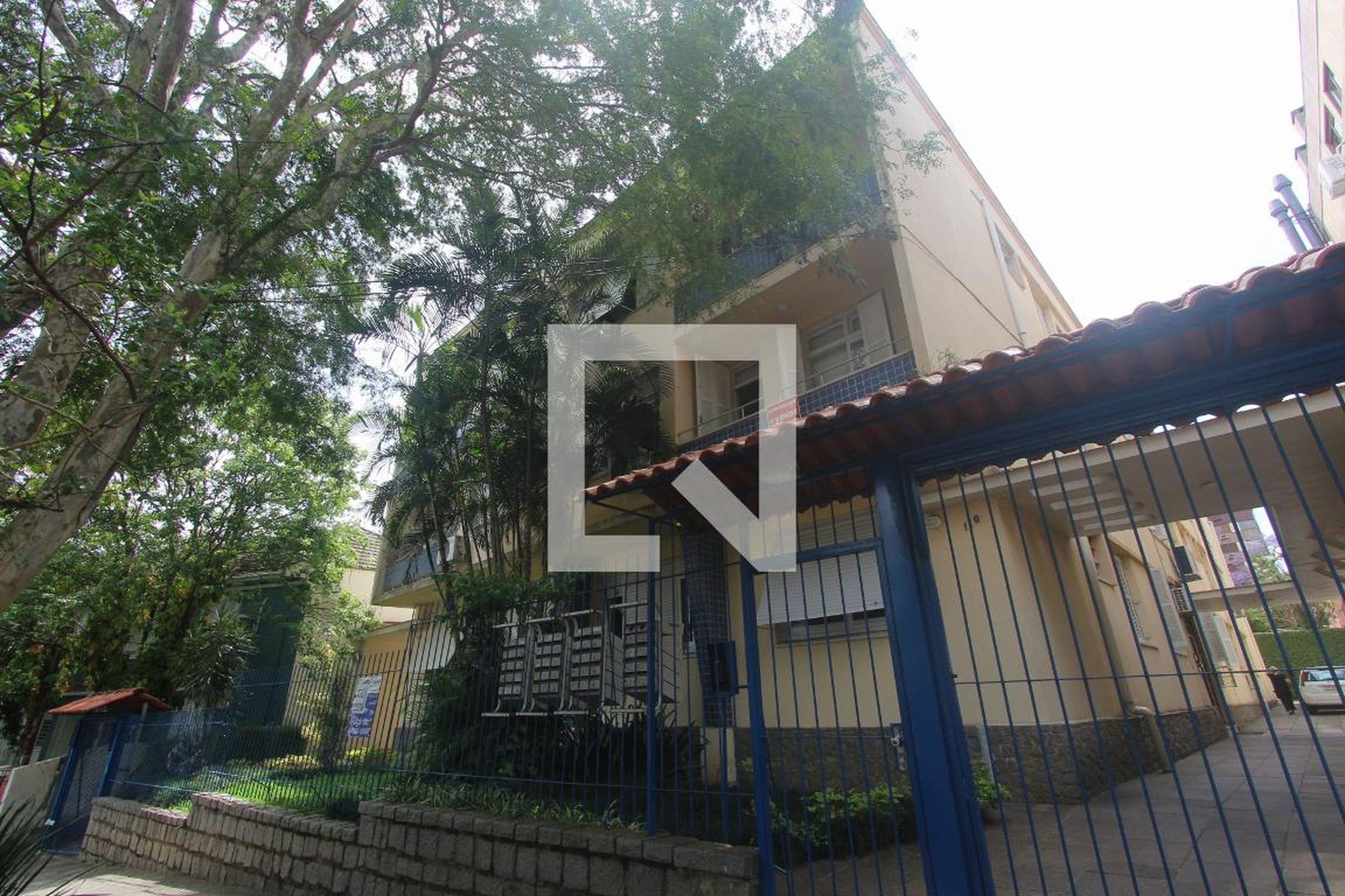 Fachada do Condomínio Condomínio em Rua Faria Santos, 110