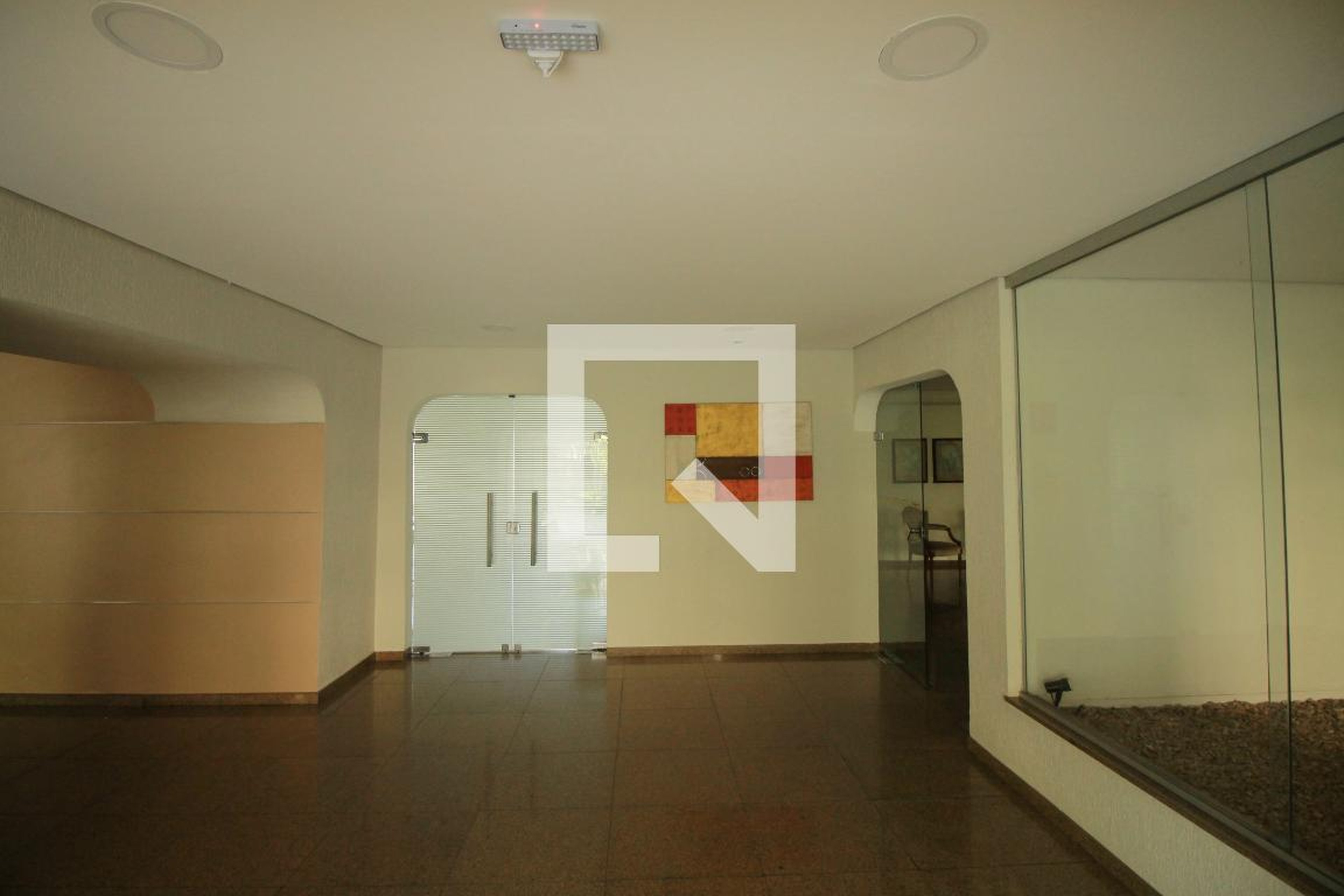 Hall de entrada - Conjunto Residencial Praça dos Franceses