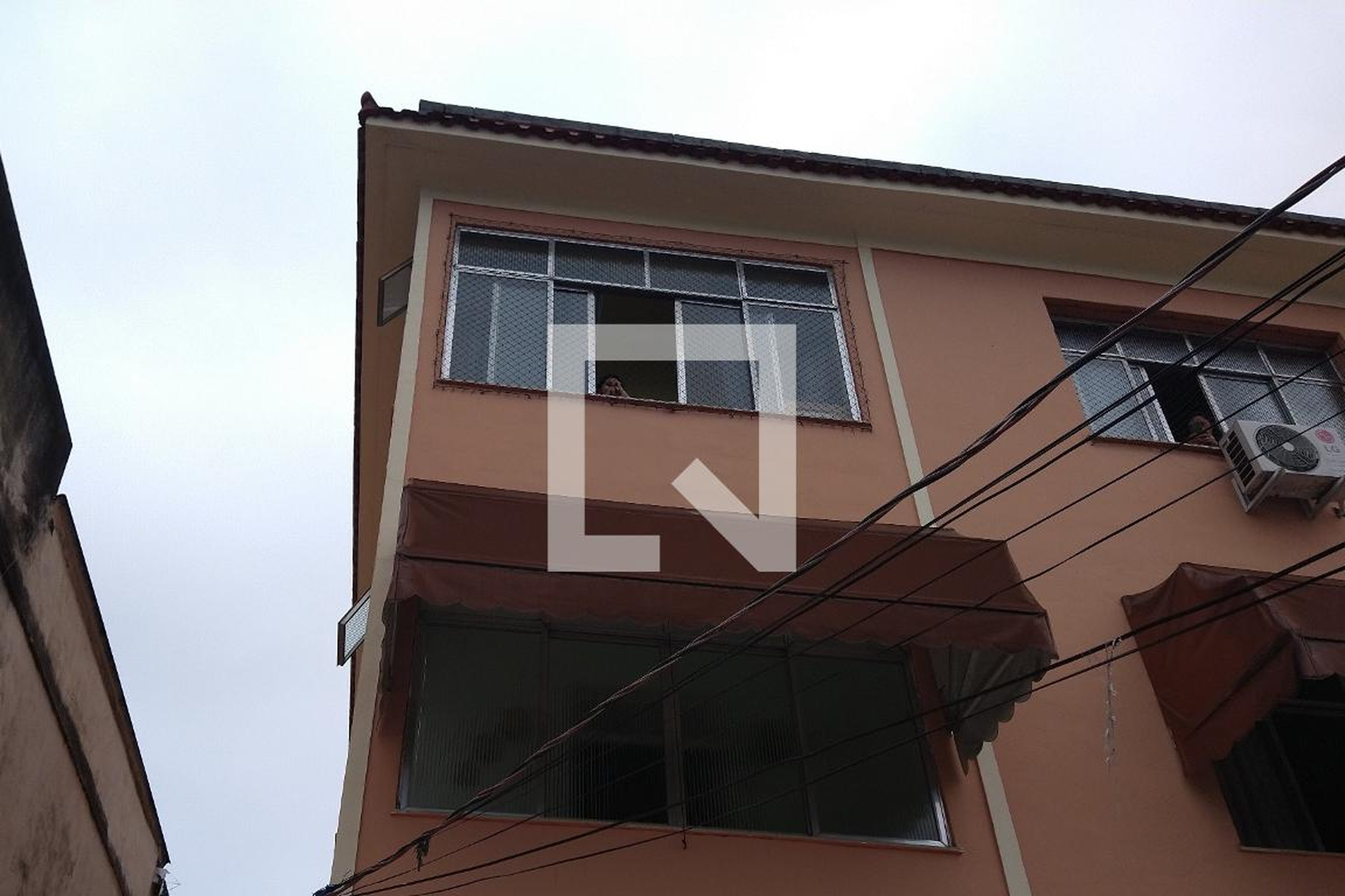 Fachada do Prédio Condomínio em Estrada Intendente Magalhães, 439