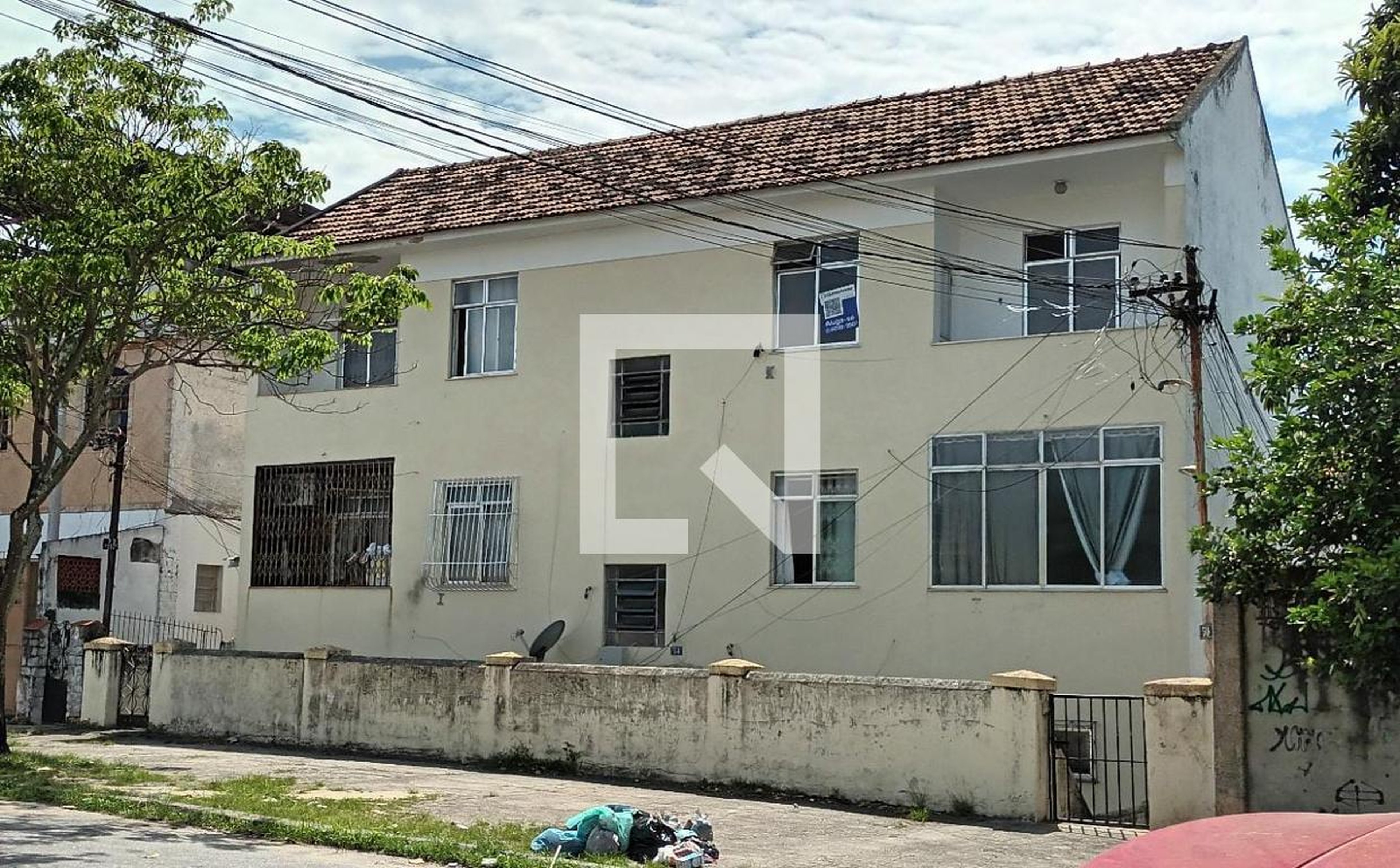 Fachada Condomínio em Rua Emílio de Menezes, 54