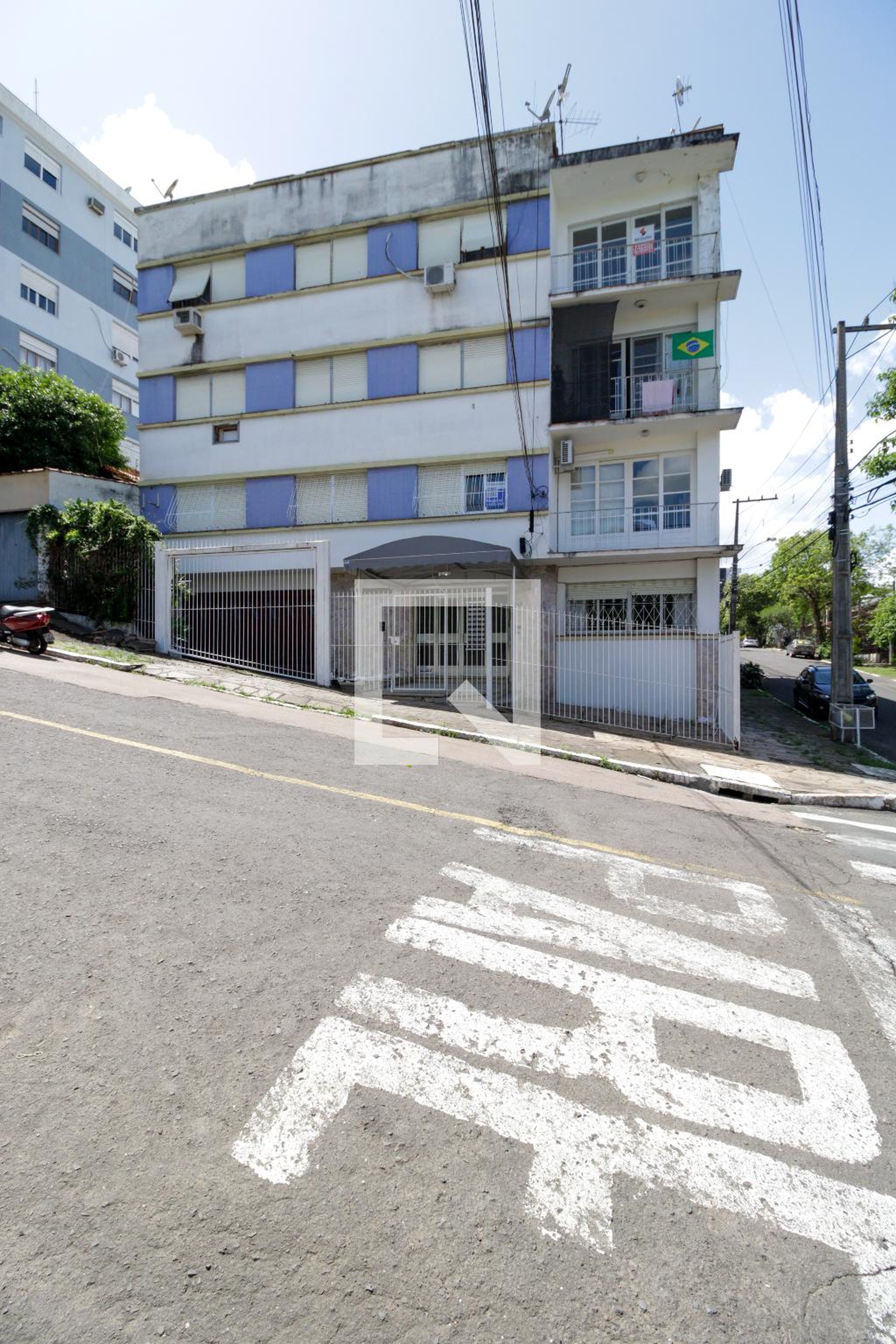 Fachada do Prédio Condomínio em Rua Casemiro de Abreu, 60