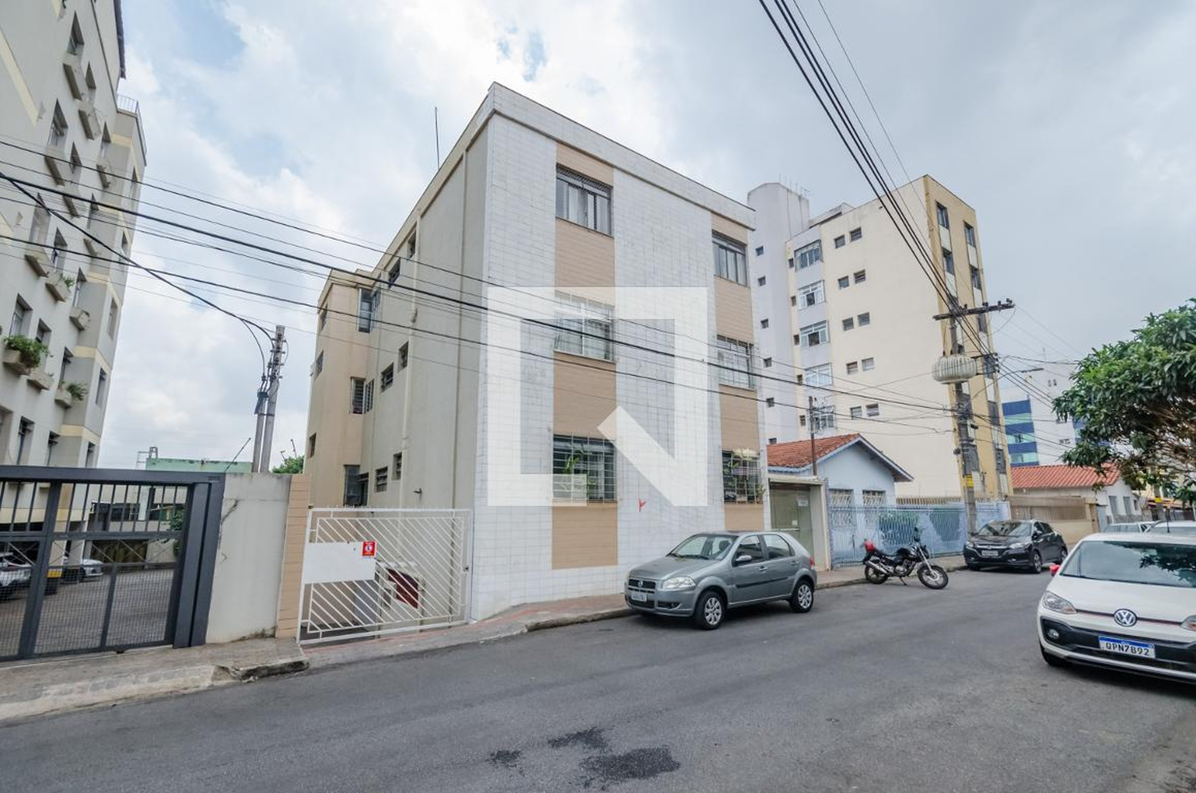 Fachada Condomínio em Rua Ametista, 682