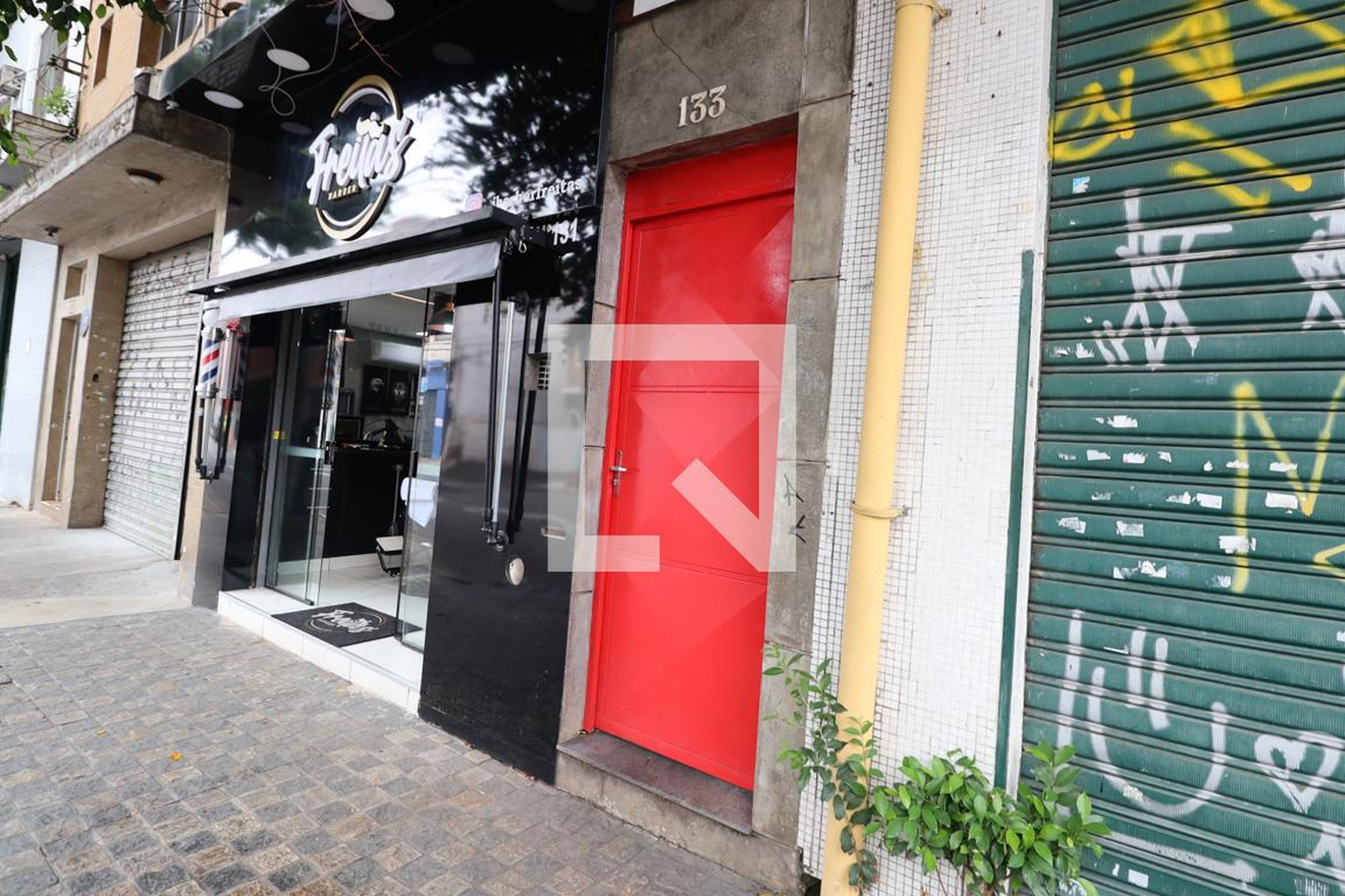 Fachada Condomínio em Rua Orville Derby, 133