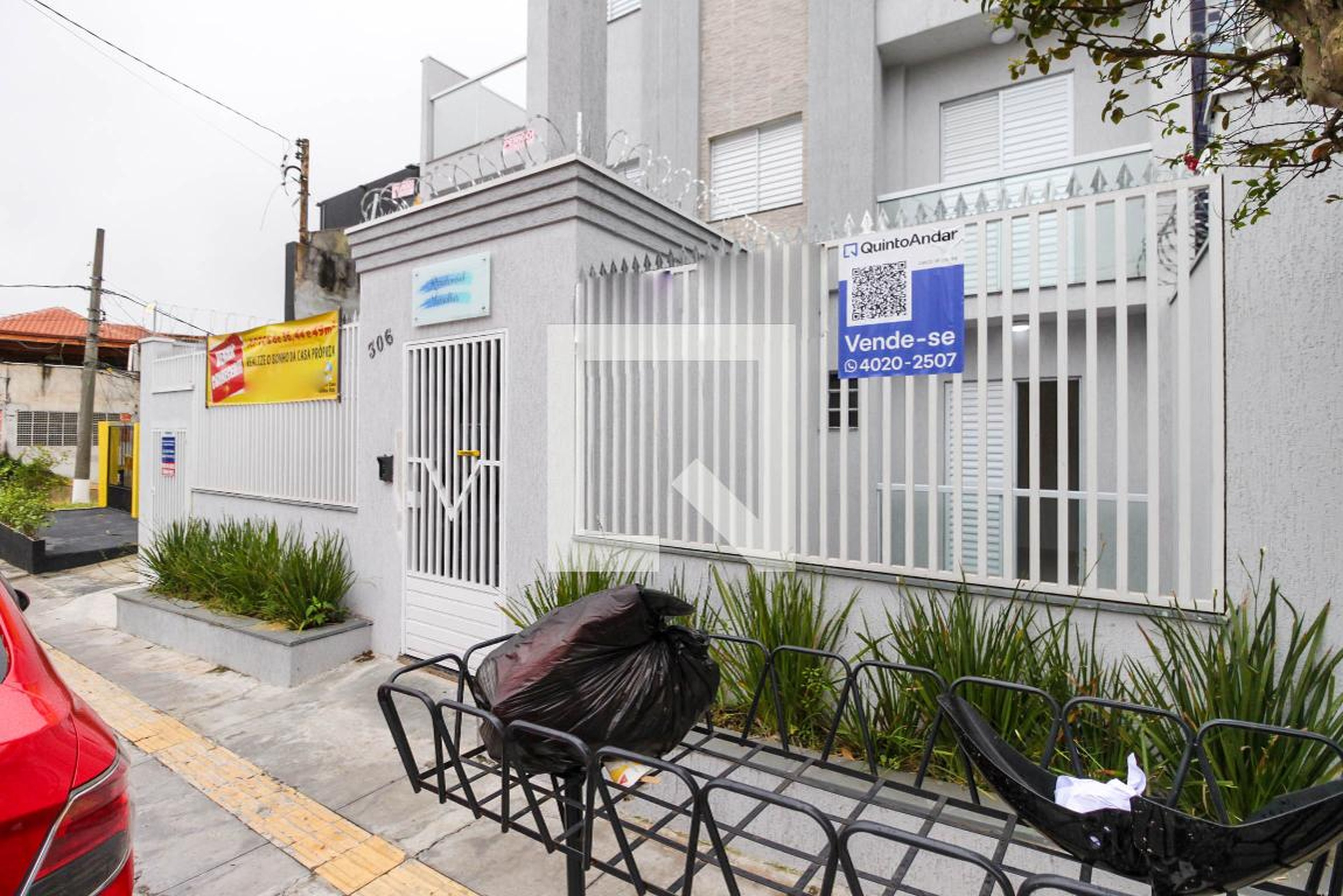 Fachada Condomínio em Avenida Morais Costa, 104