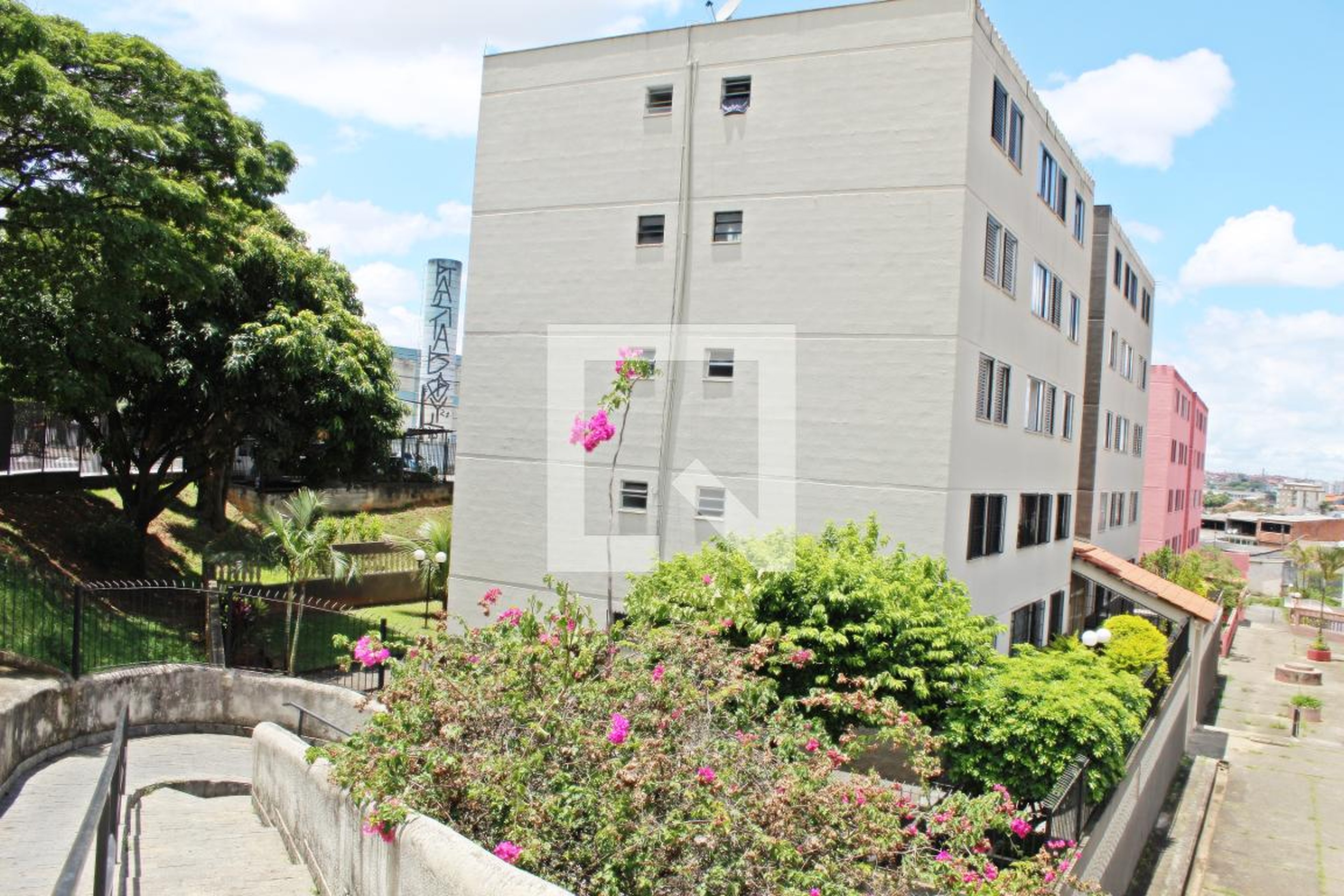 Fachada do Prédio Condomínio Alamandas Quatro