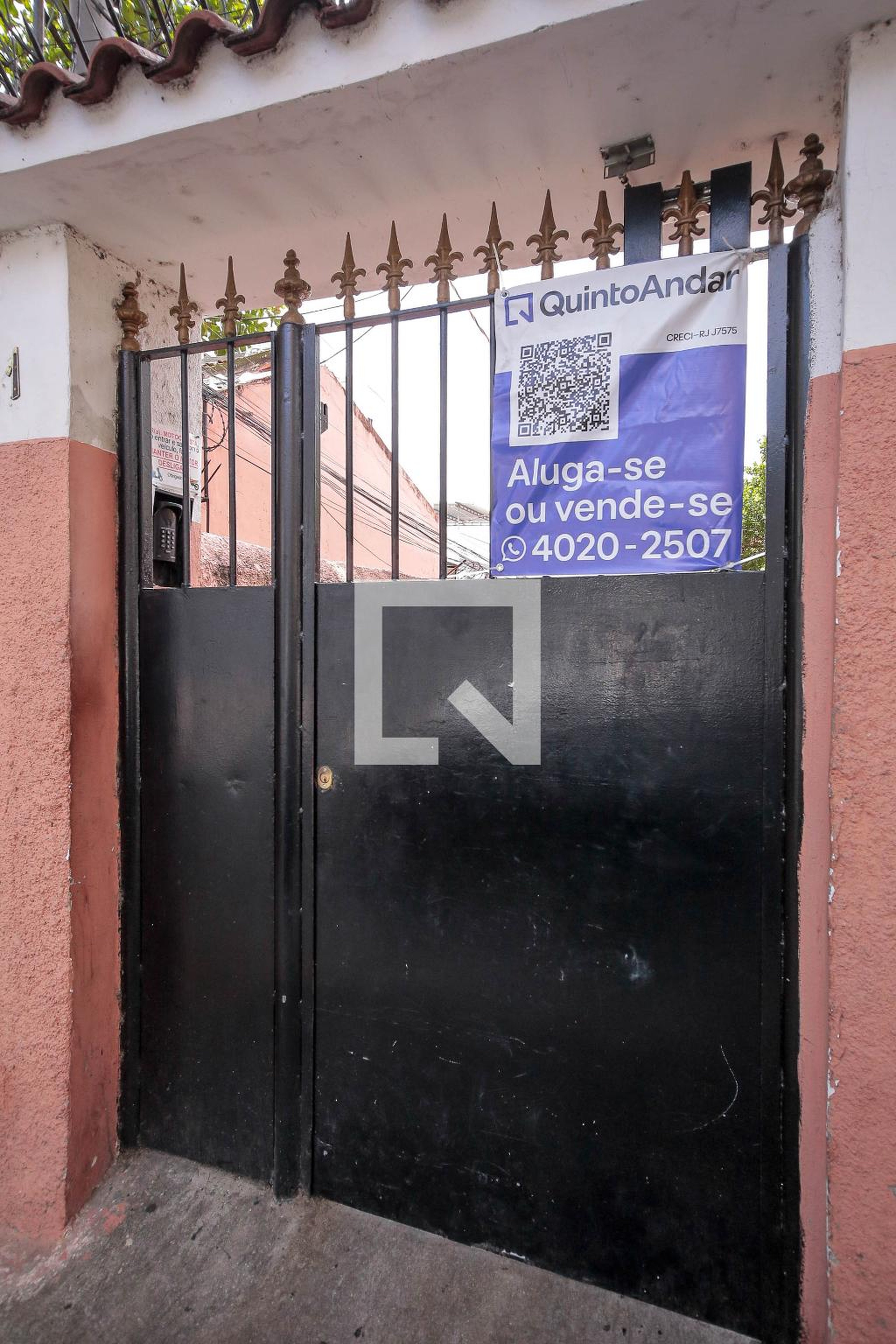 Fachada Condomínio em Rua Fábio Luz, 451