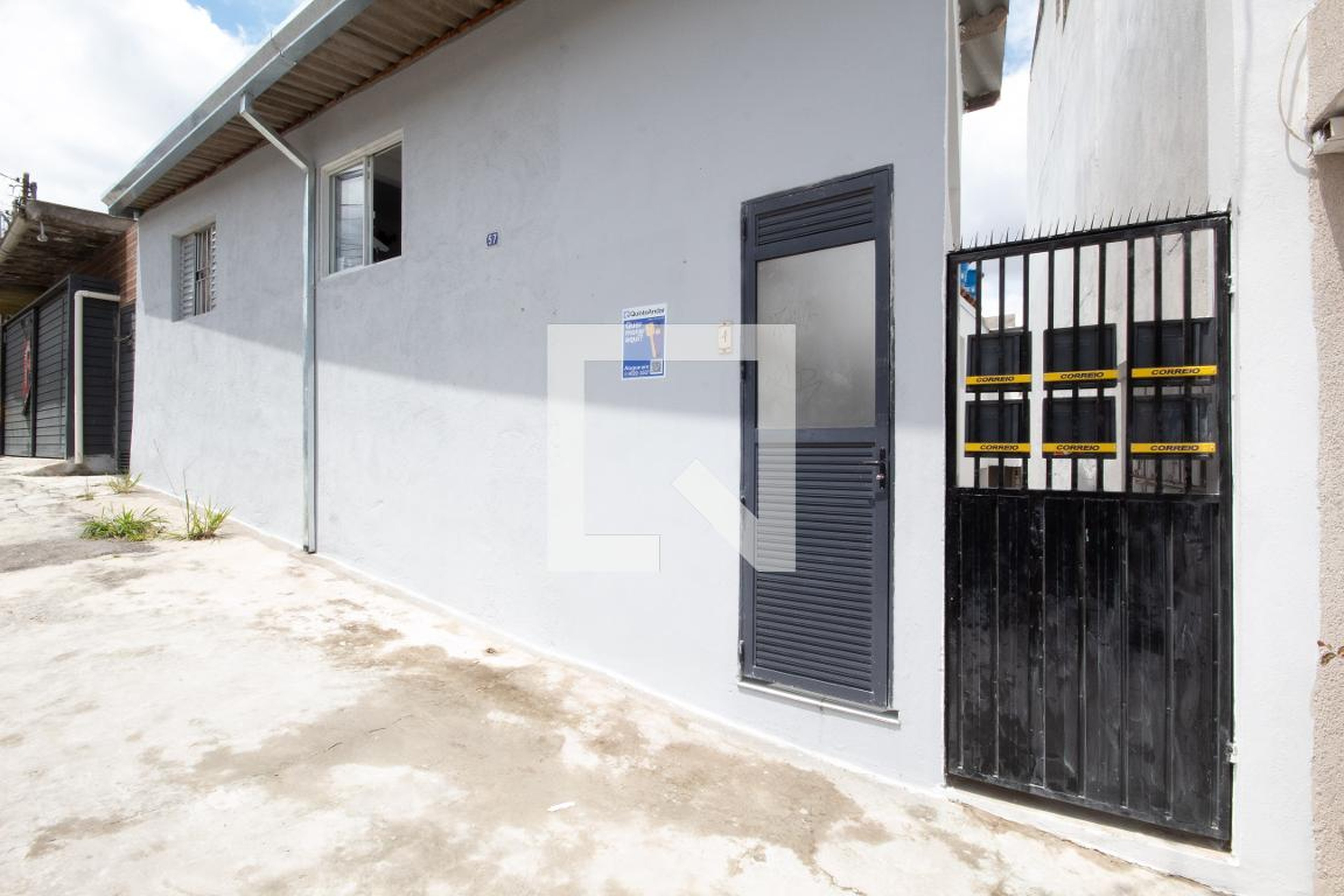 Fachada Condomínio em Avenida Juan Cabrerizo, 57