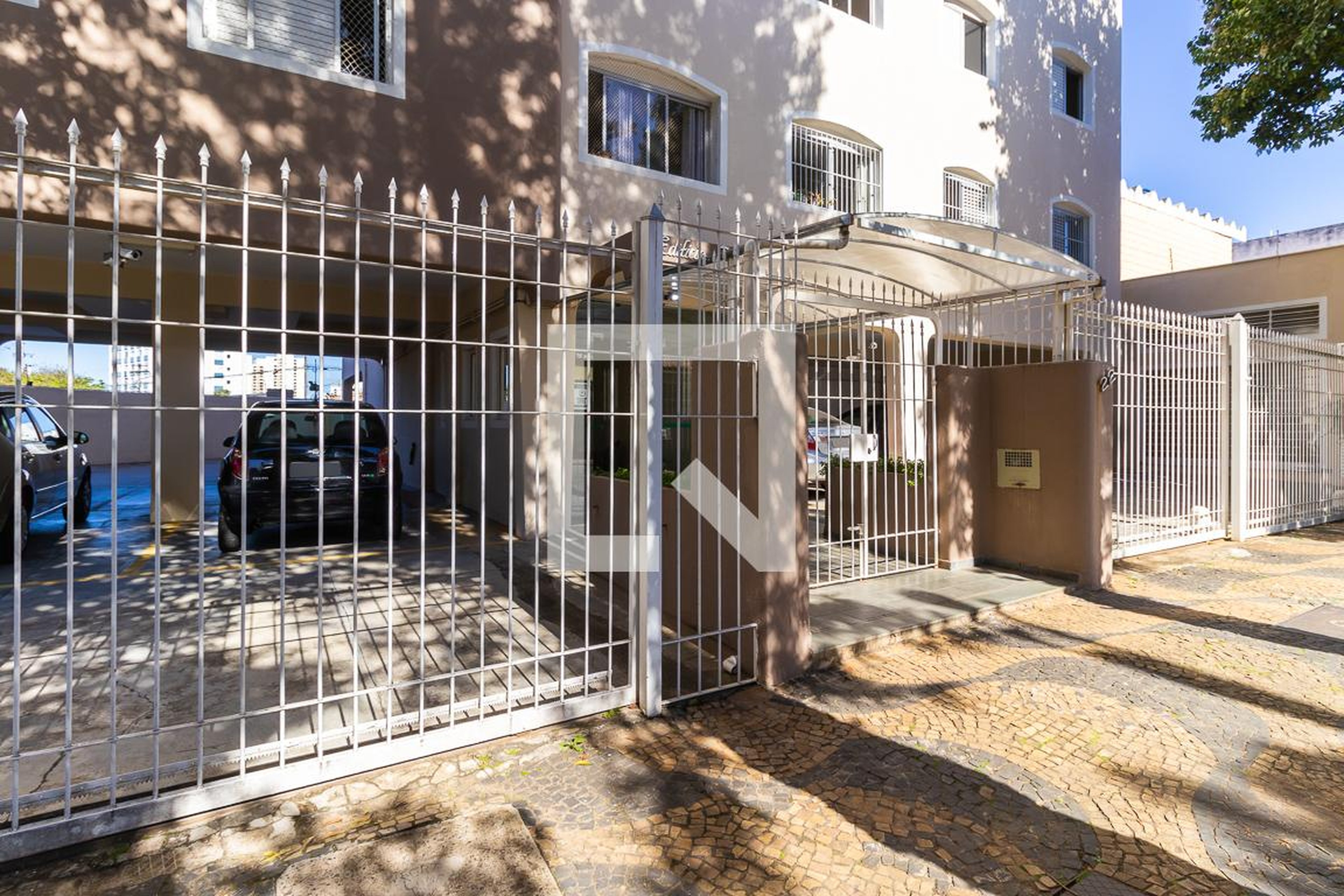 Fachada Condomínio em Rua Bonifácio de Tela, 22