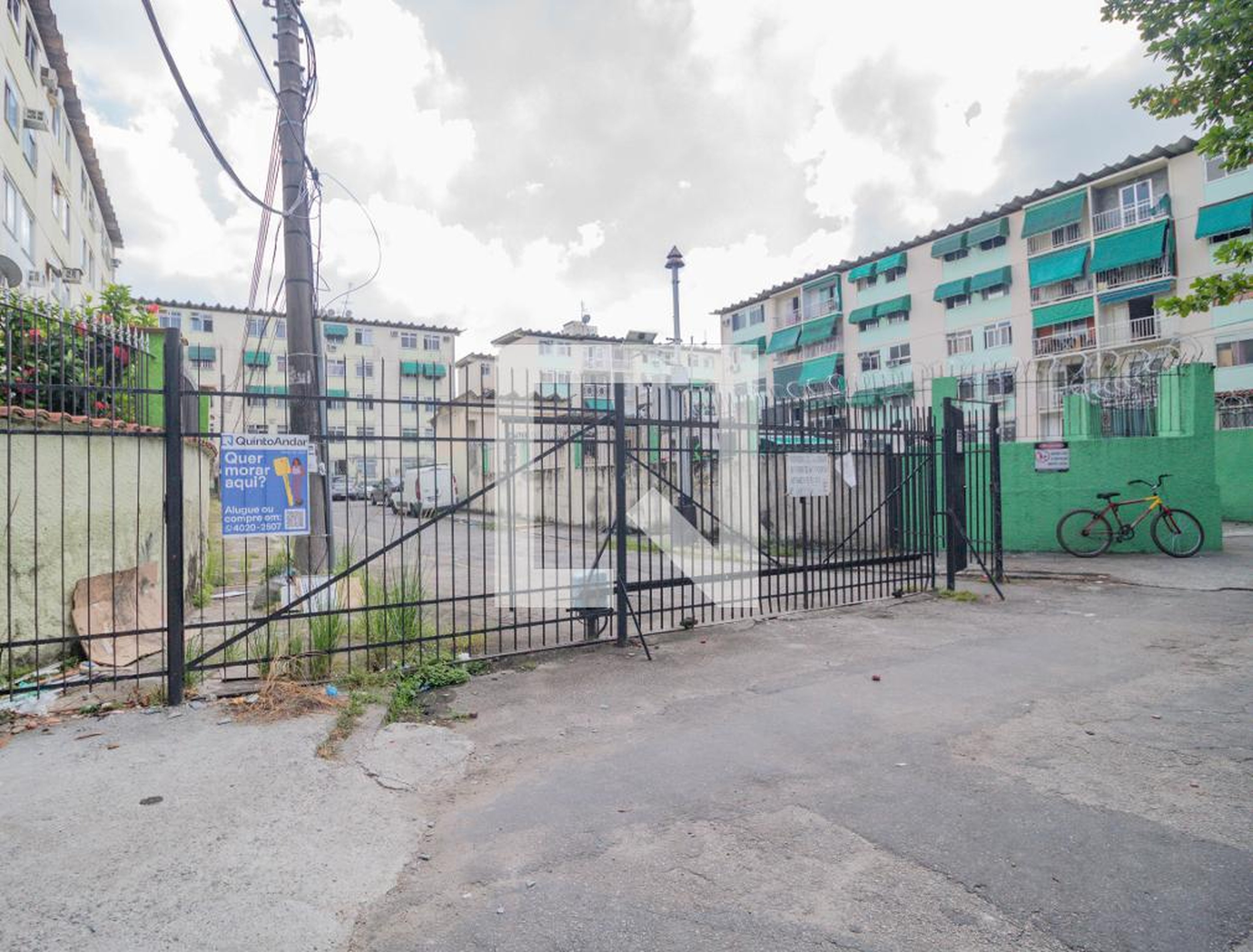 Fachada Condomínio em Rua Carlos Palut, 395