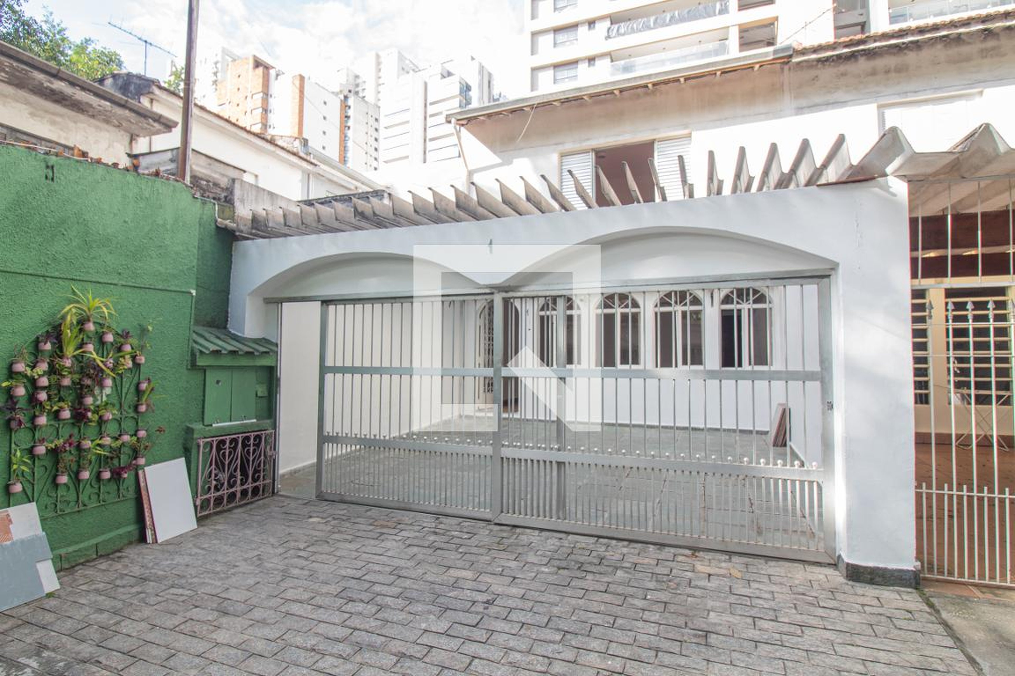 Fachada Condomínio em Rua Princesa Isabel, 660