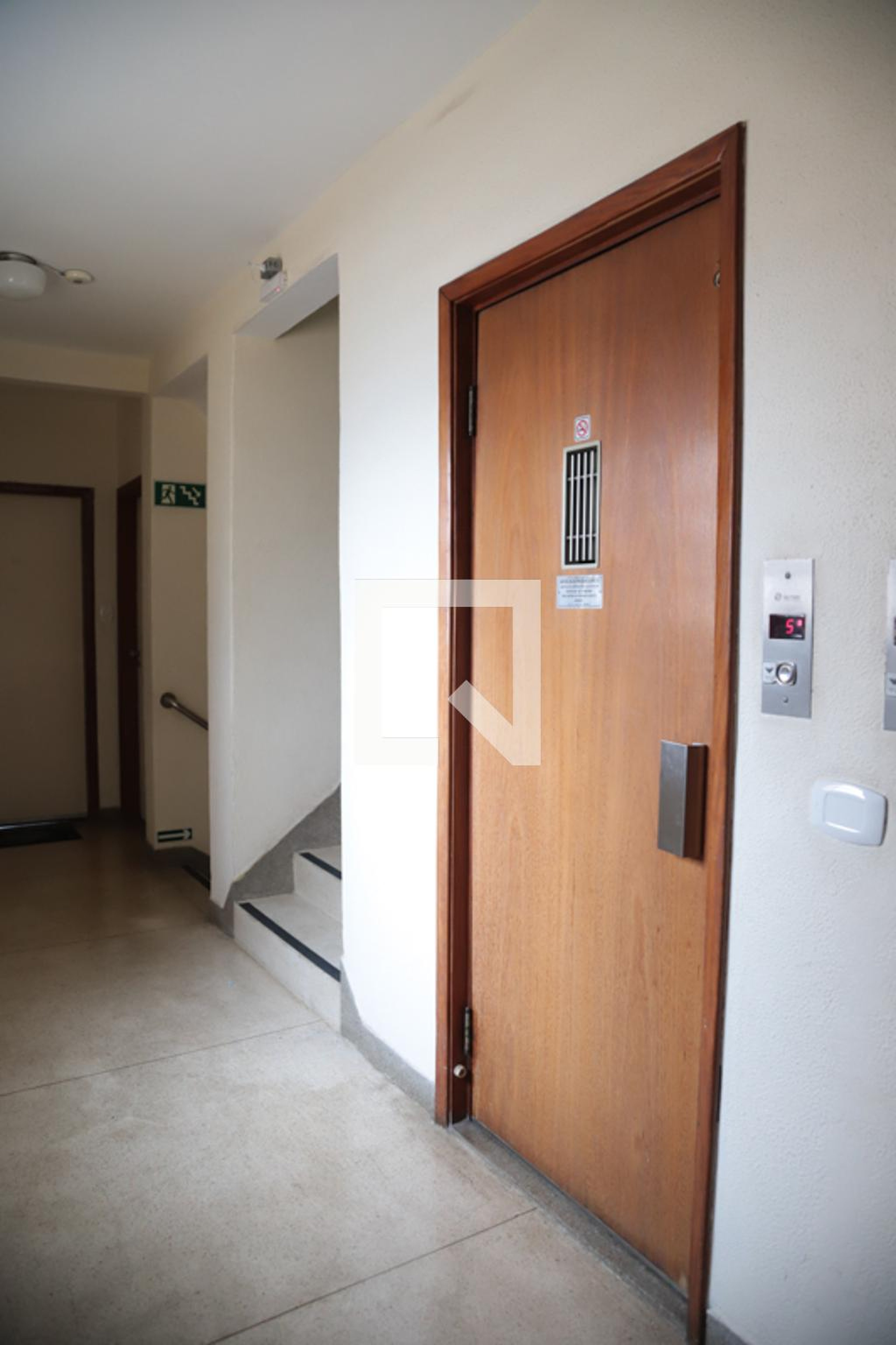 Elevador - Edifício Medea