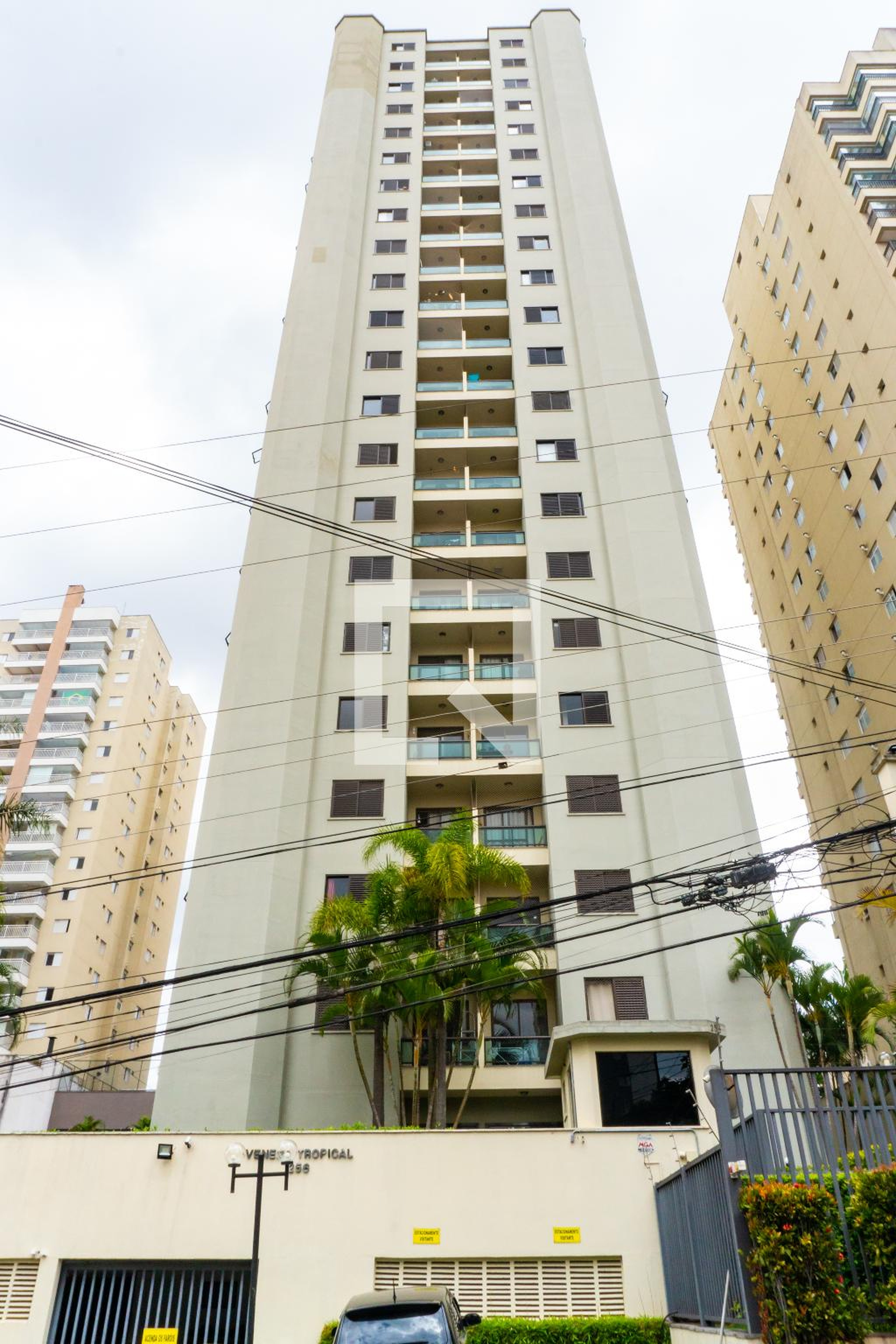 Fachada do Prédio Condomínio Veneza Tropical