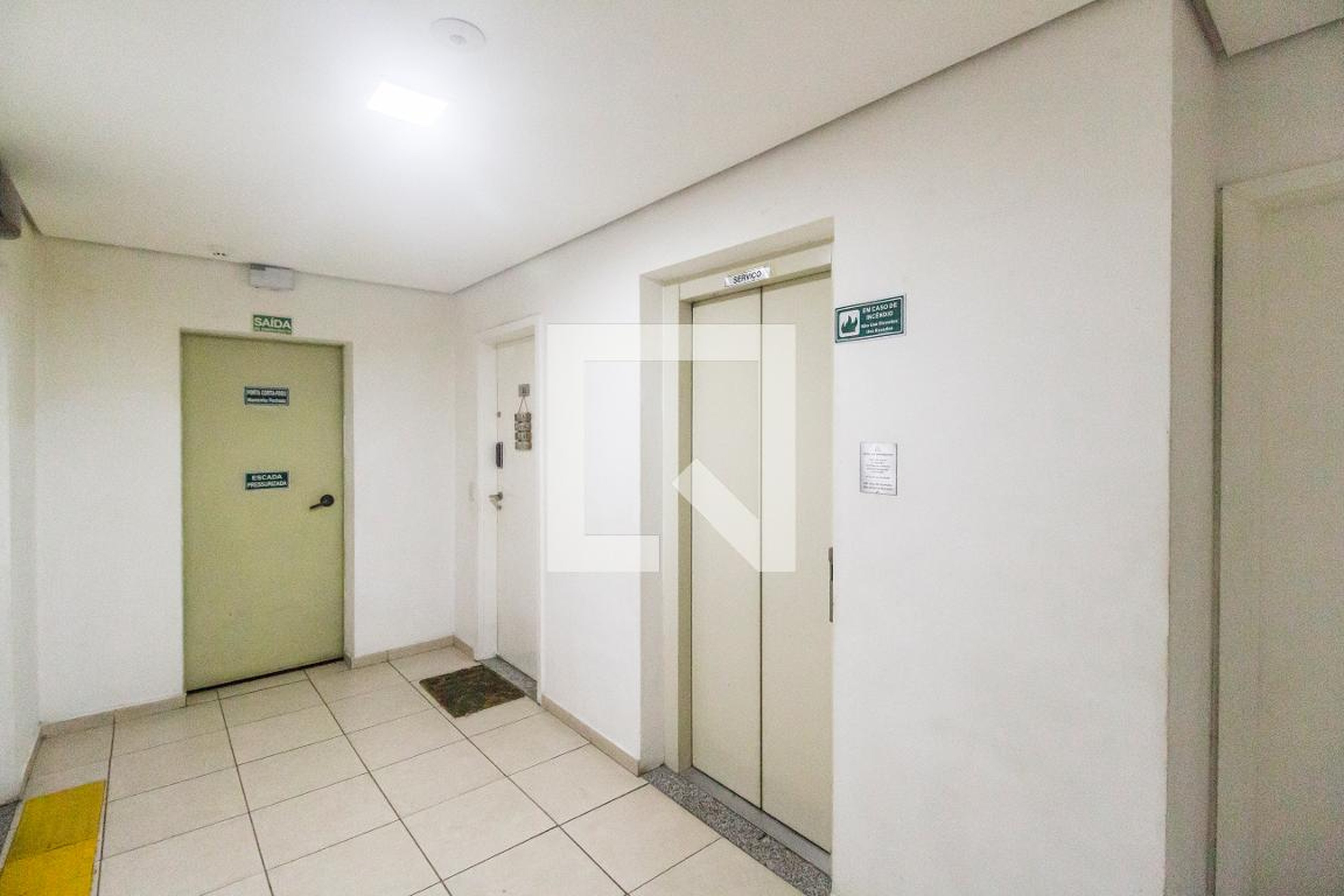 Entrada Condomínio em Rua Werner Goldberg, 74