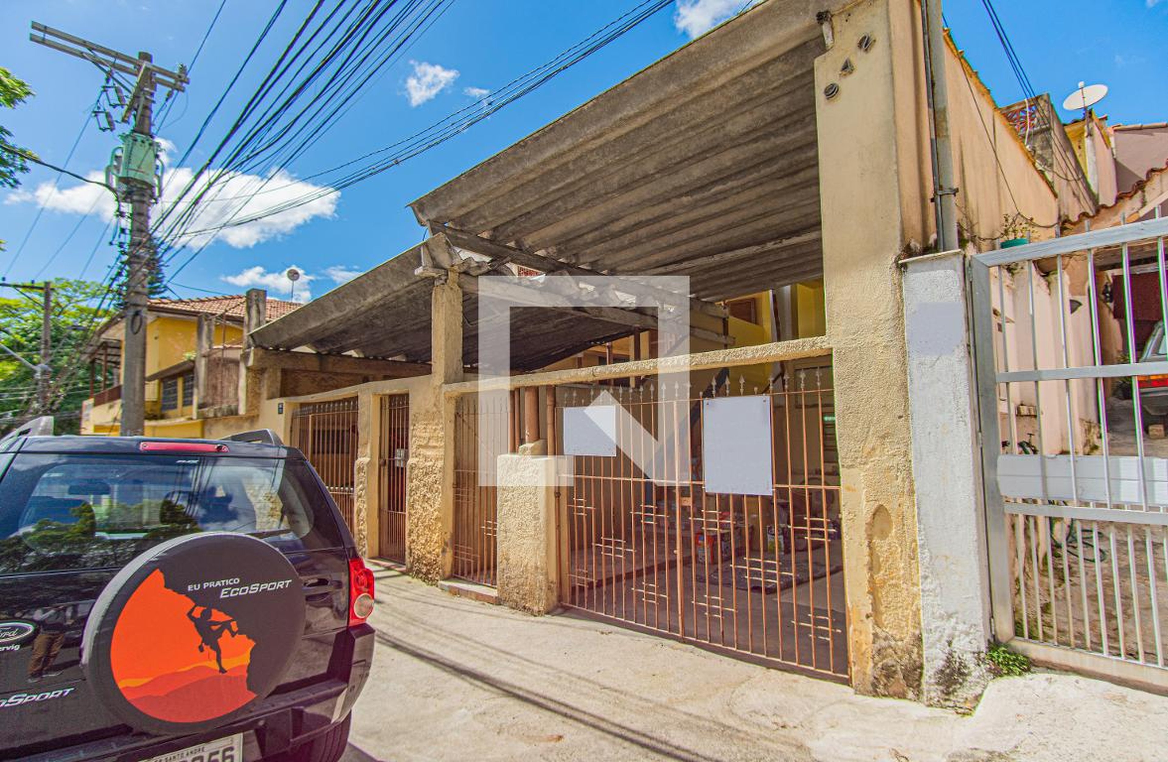 Fachada Condomínio em Rua Espanha, 942