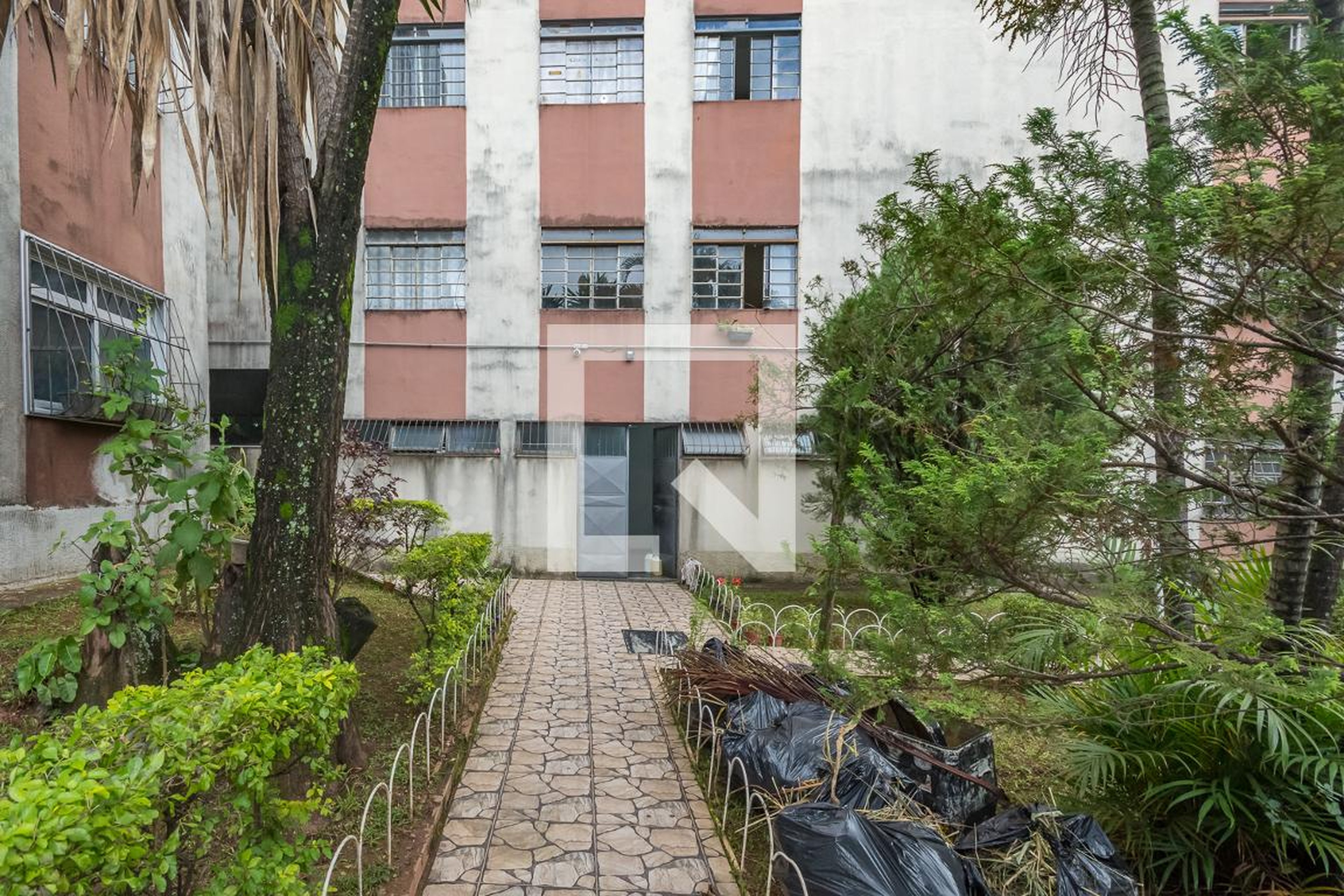 Entrada - Edifício Habitacional Piteiras