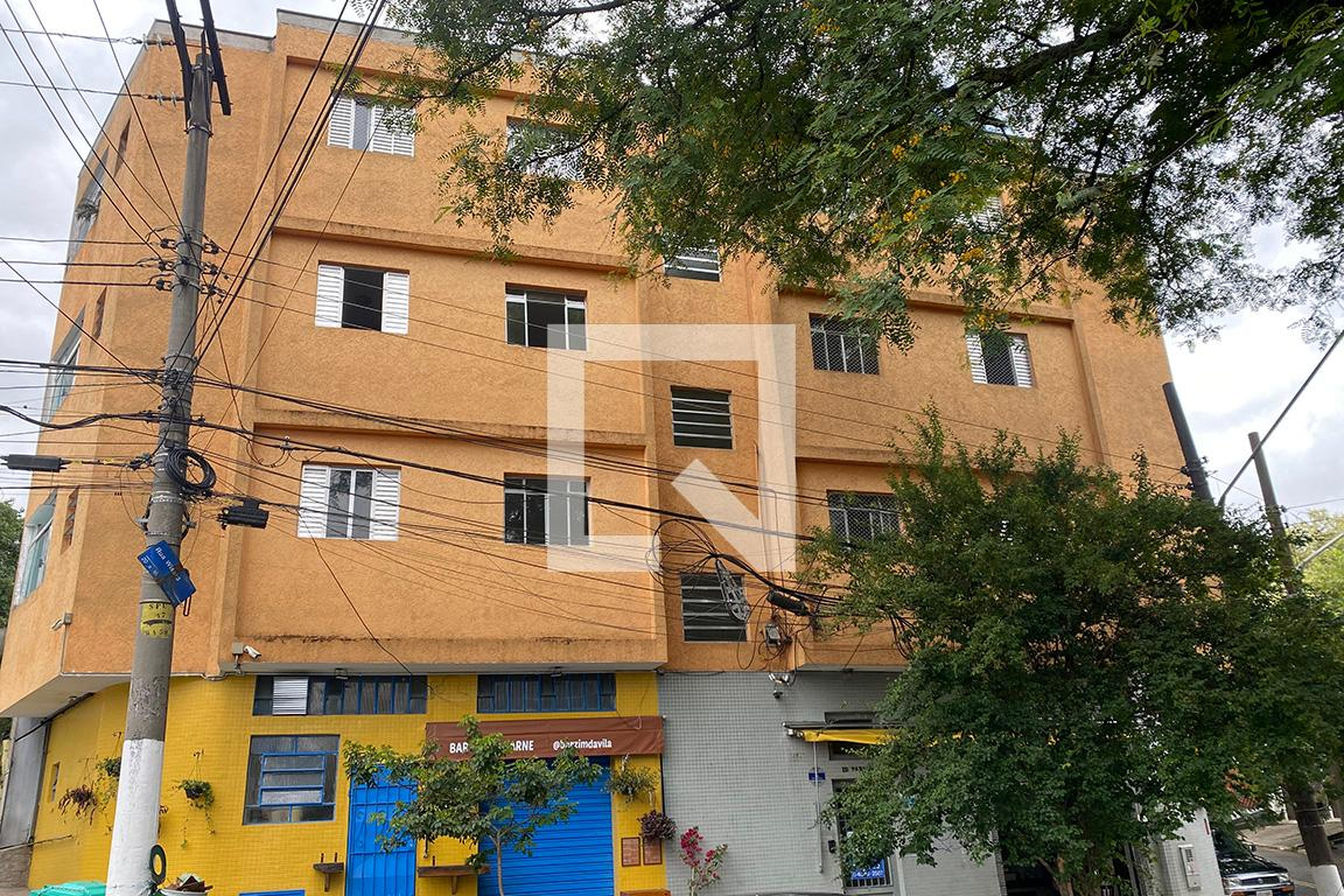 Fachada Condomínio em Rua Wisard, 16