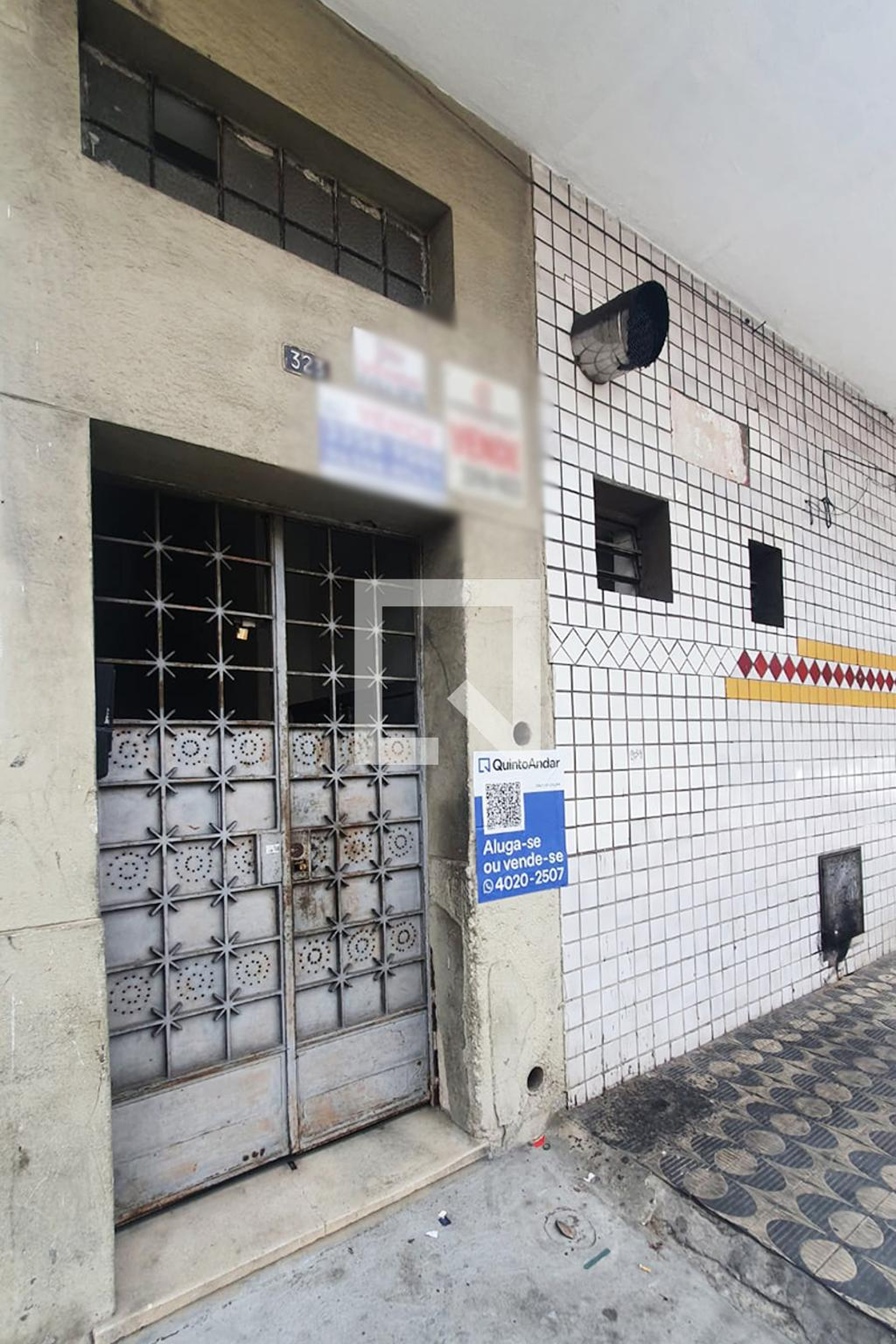 Fachada Condomínio em Rua Dutra Rodrigues, 323