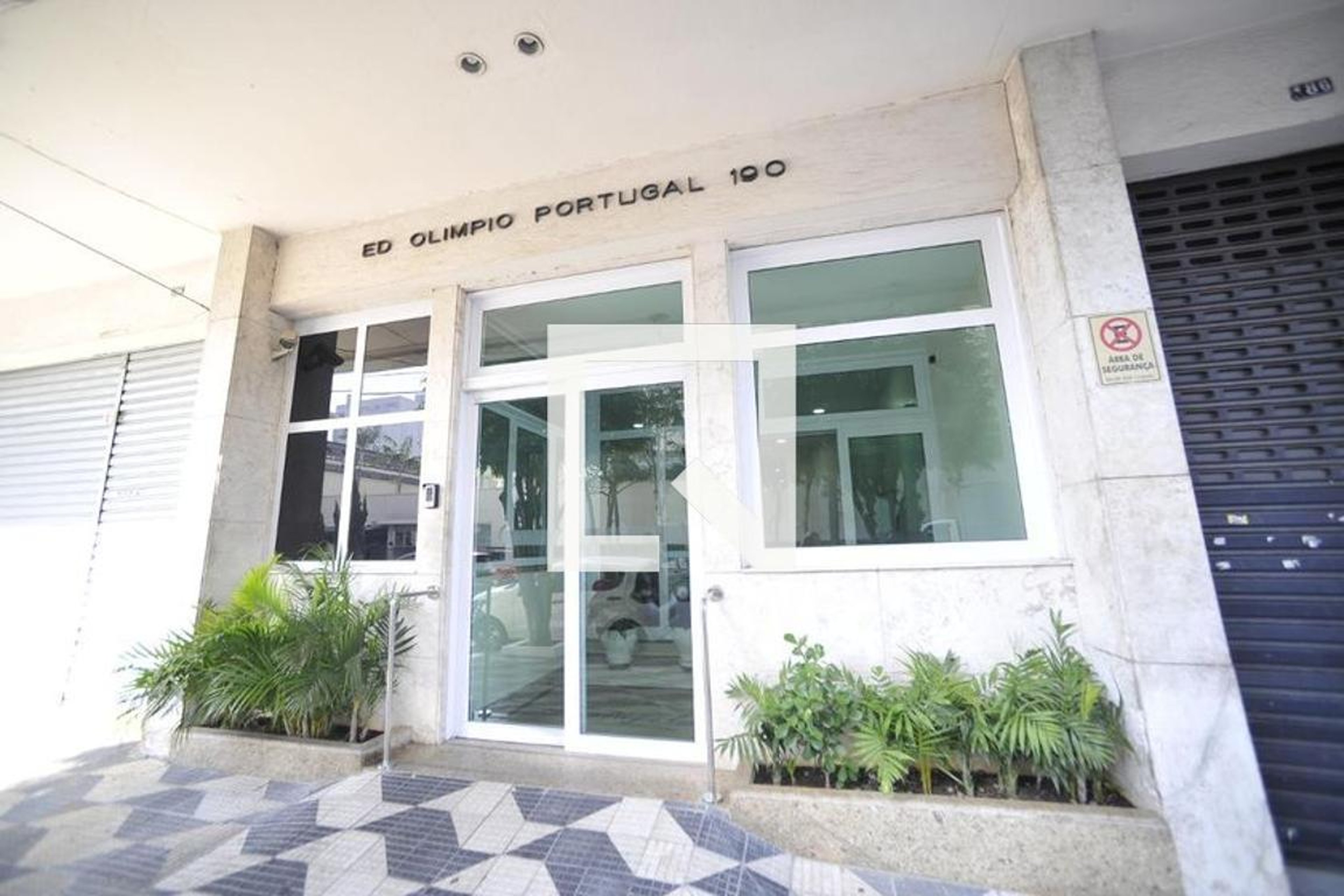 Fachada do Prédio Condomínio Olimpio Portugal