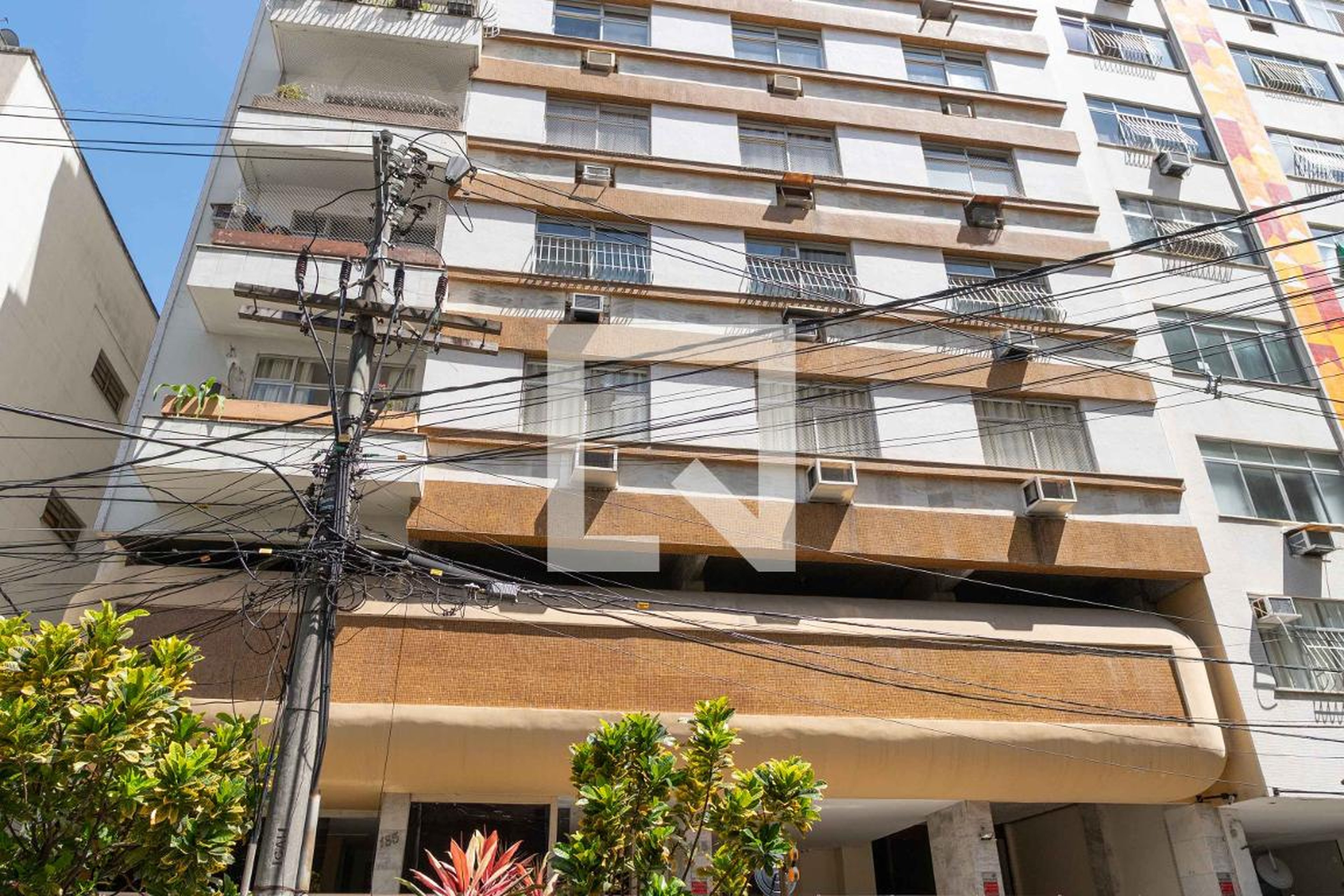 Fachada Condomínio em Rua General Pereira da Silva, 191