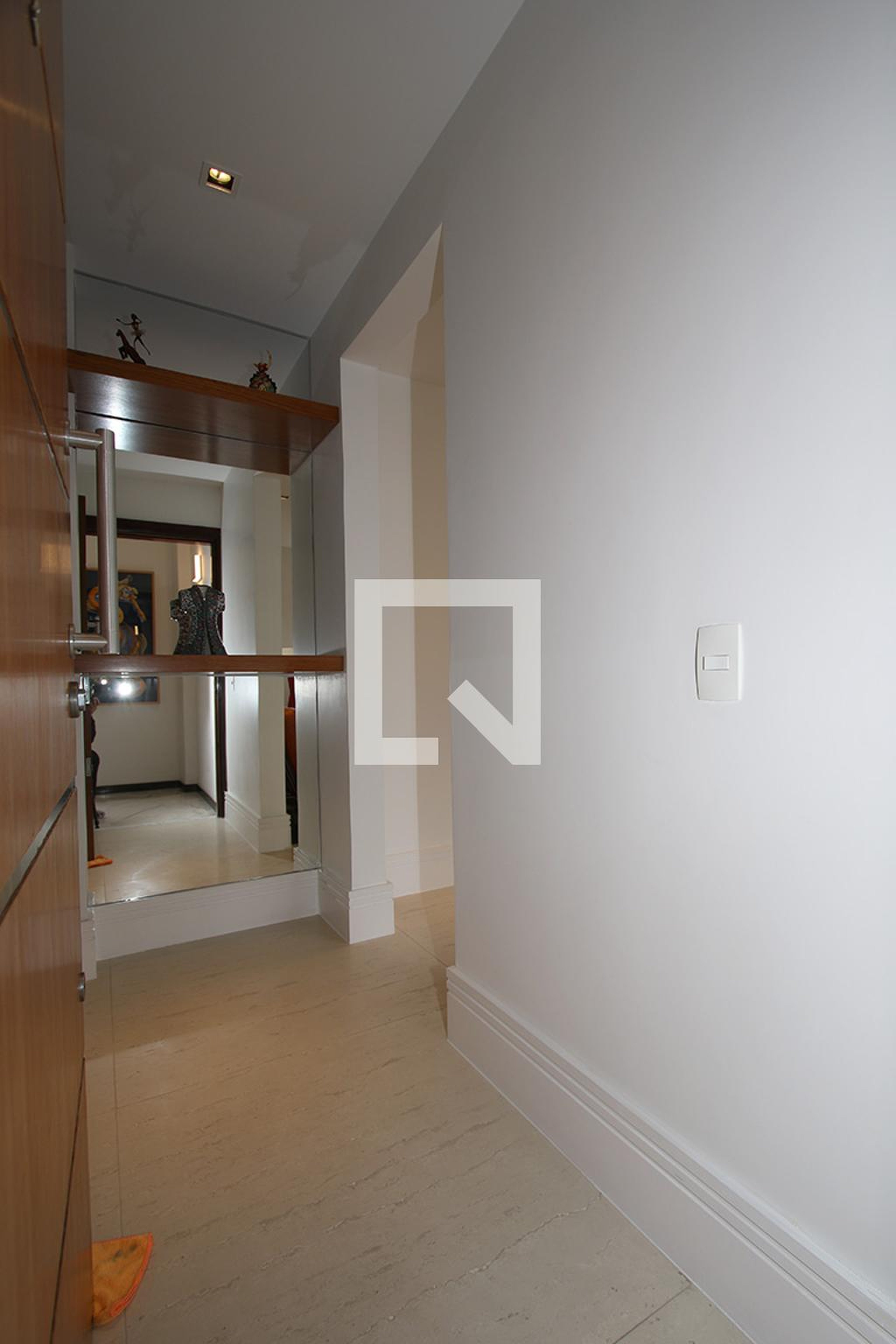 Hall de entrada - Fenício