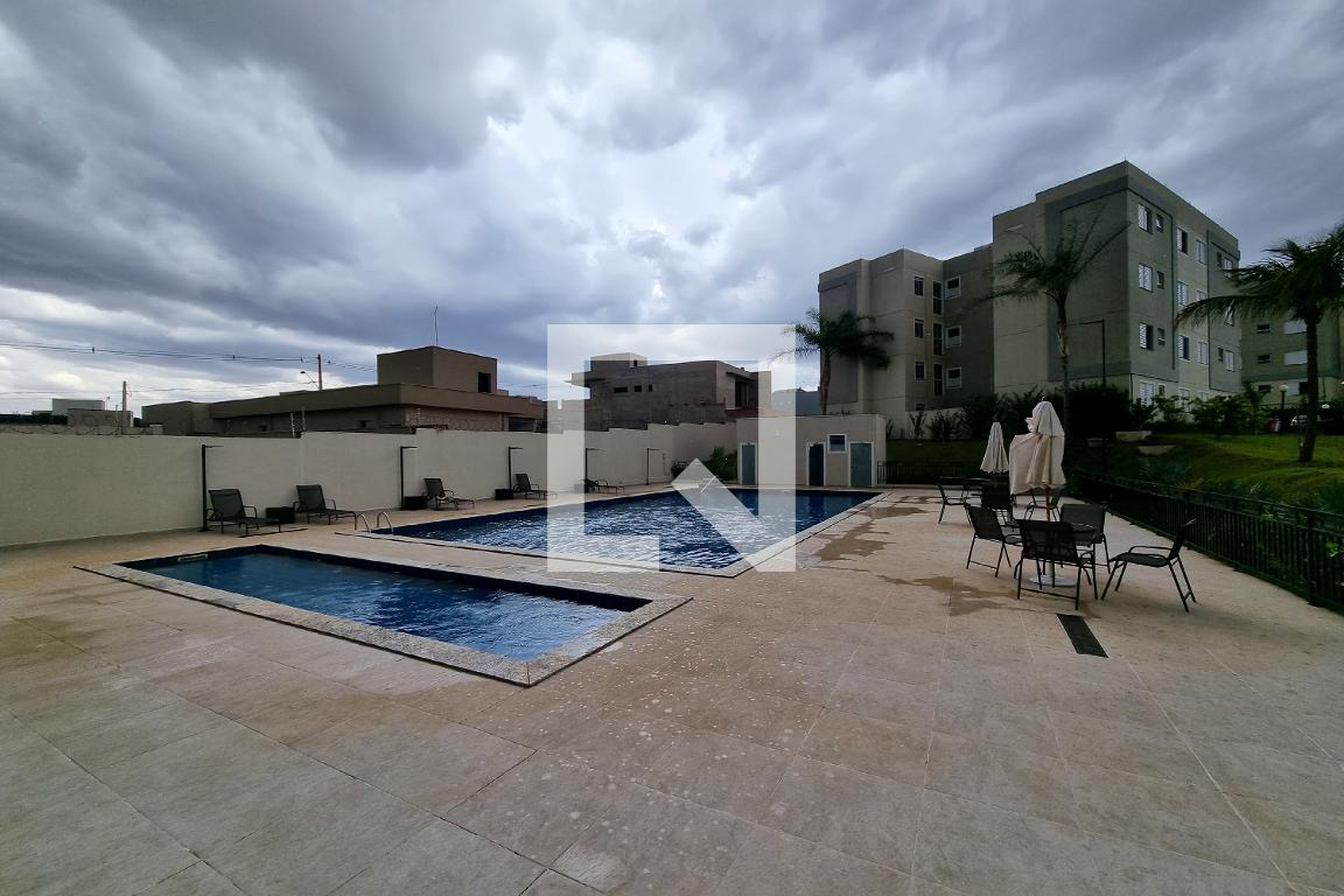 Piscina Condomínio em Avenida Afonço Valera, 14