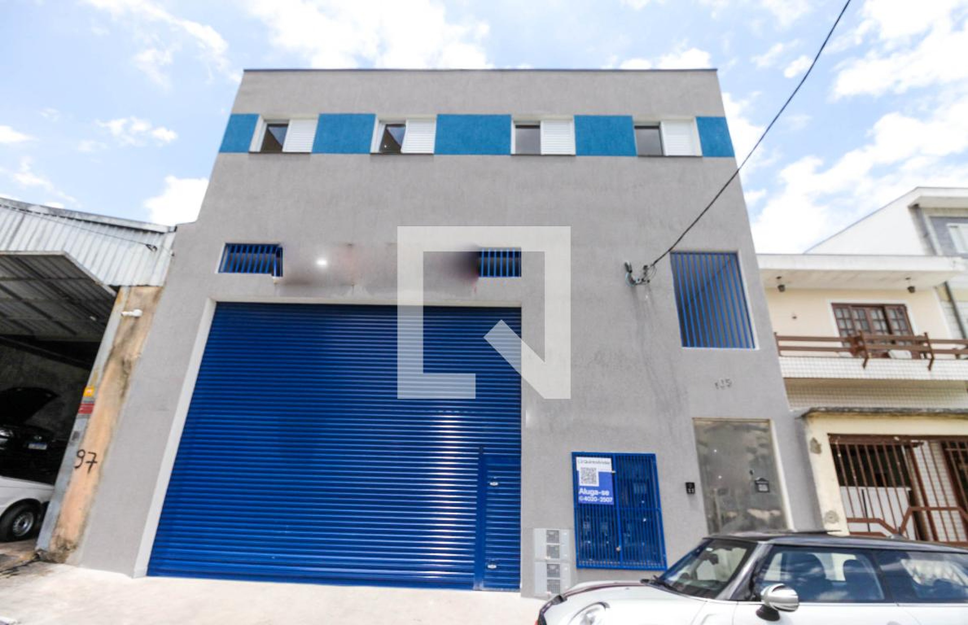 Fachada Condomínio em Rua Isabel Garcia, 109