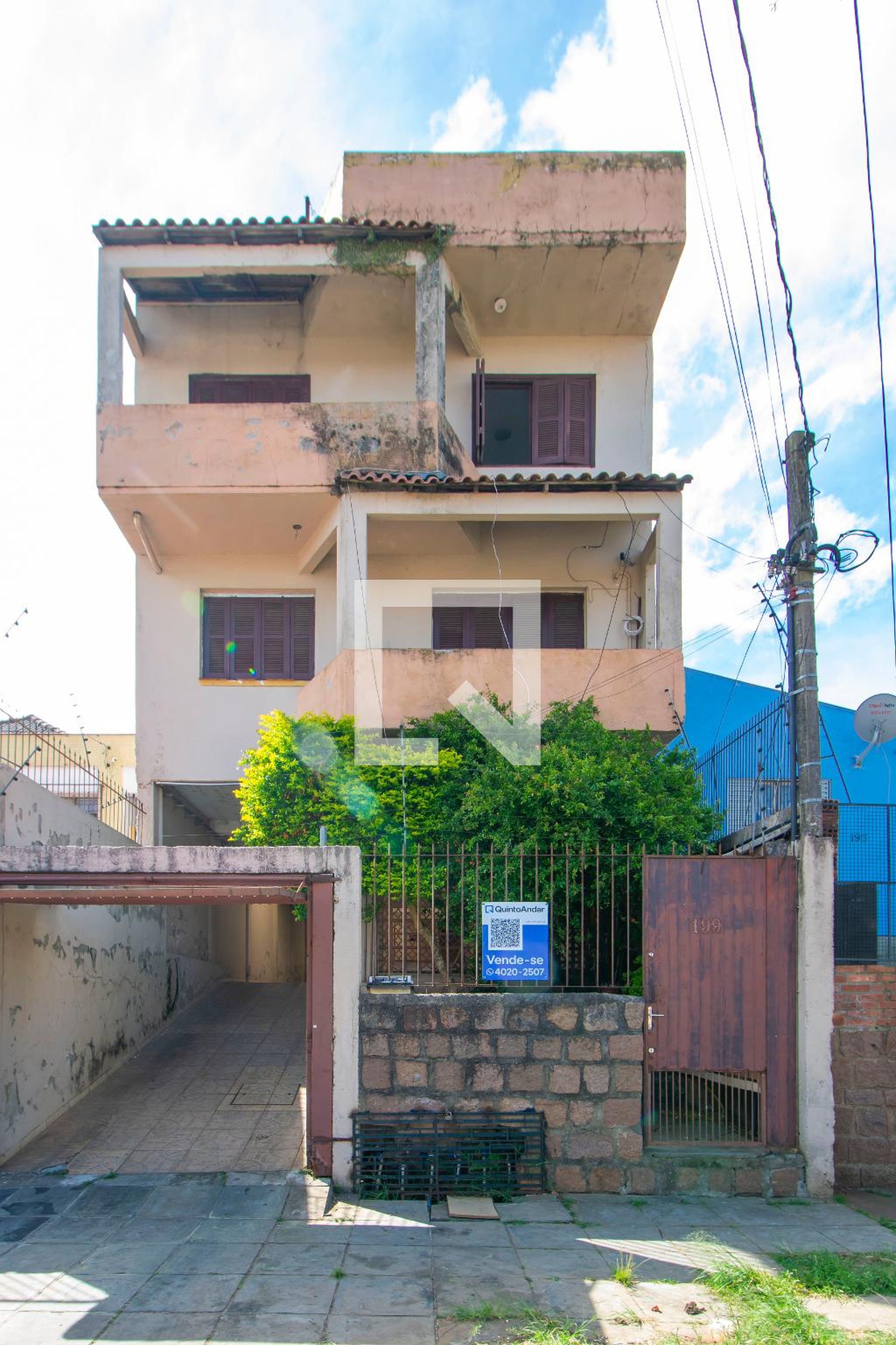 Fachada do Prédio Condomínio em Rua Dormênio, 199
