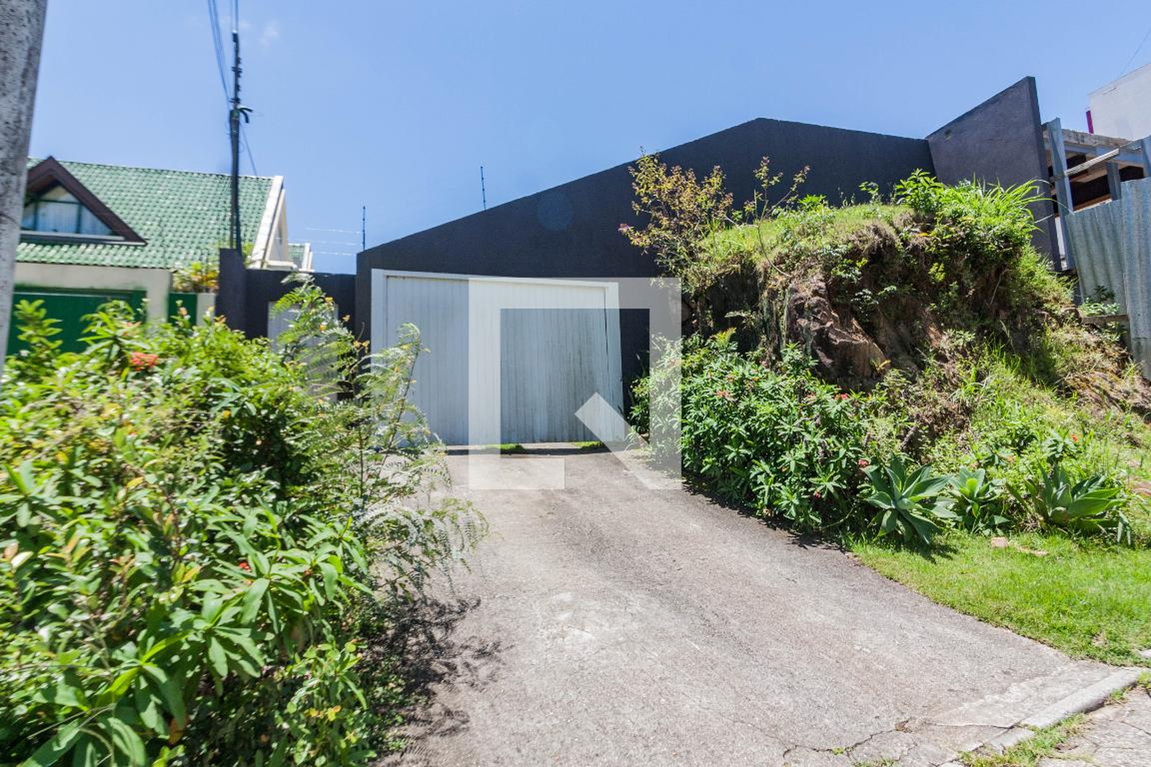 Fachada Condomínio em Rua Fernando Mendes de Souza, 13