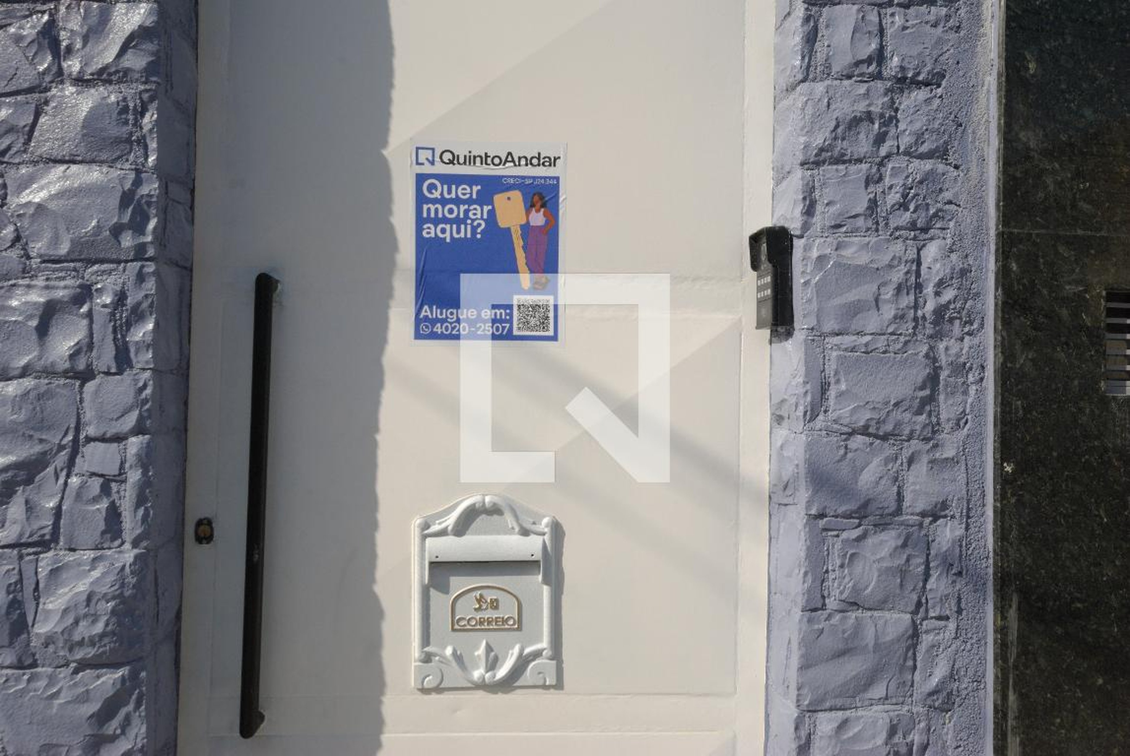 Fachada Condomínio em Rua Nicolau Ancona Lopez, 11