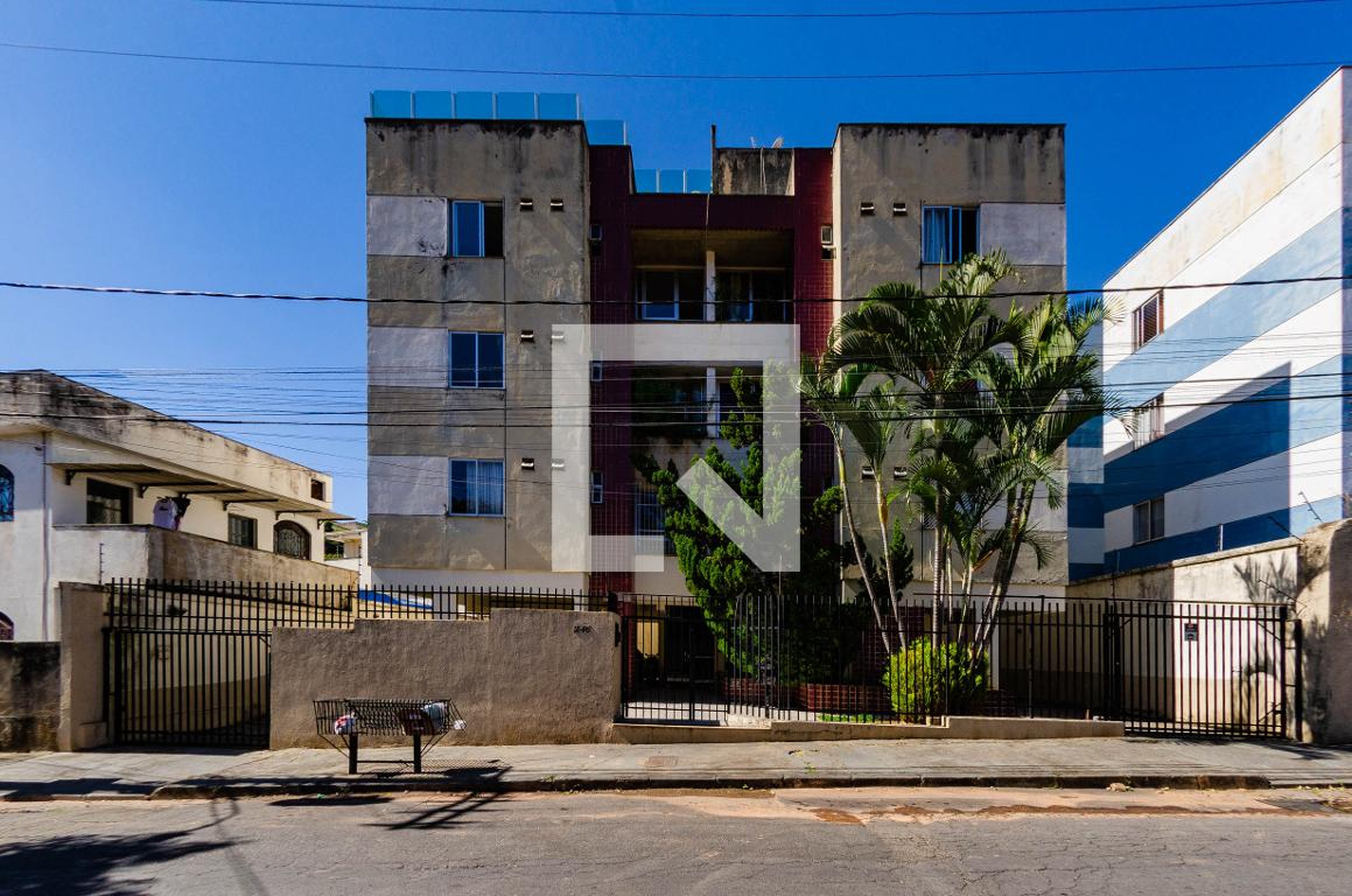 Fachada Condomínio em Rua Antônia Felícia do Reis, 246