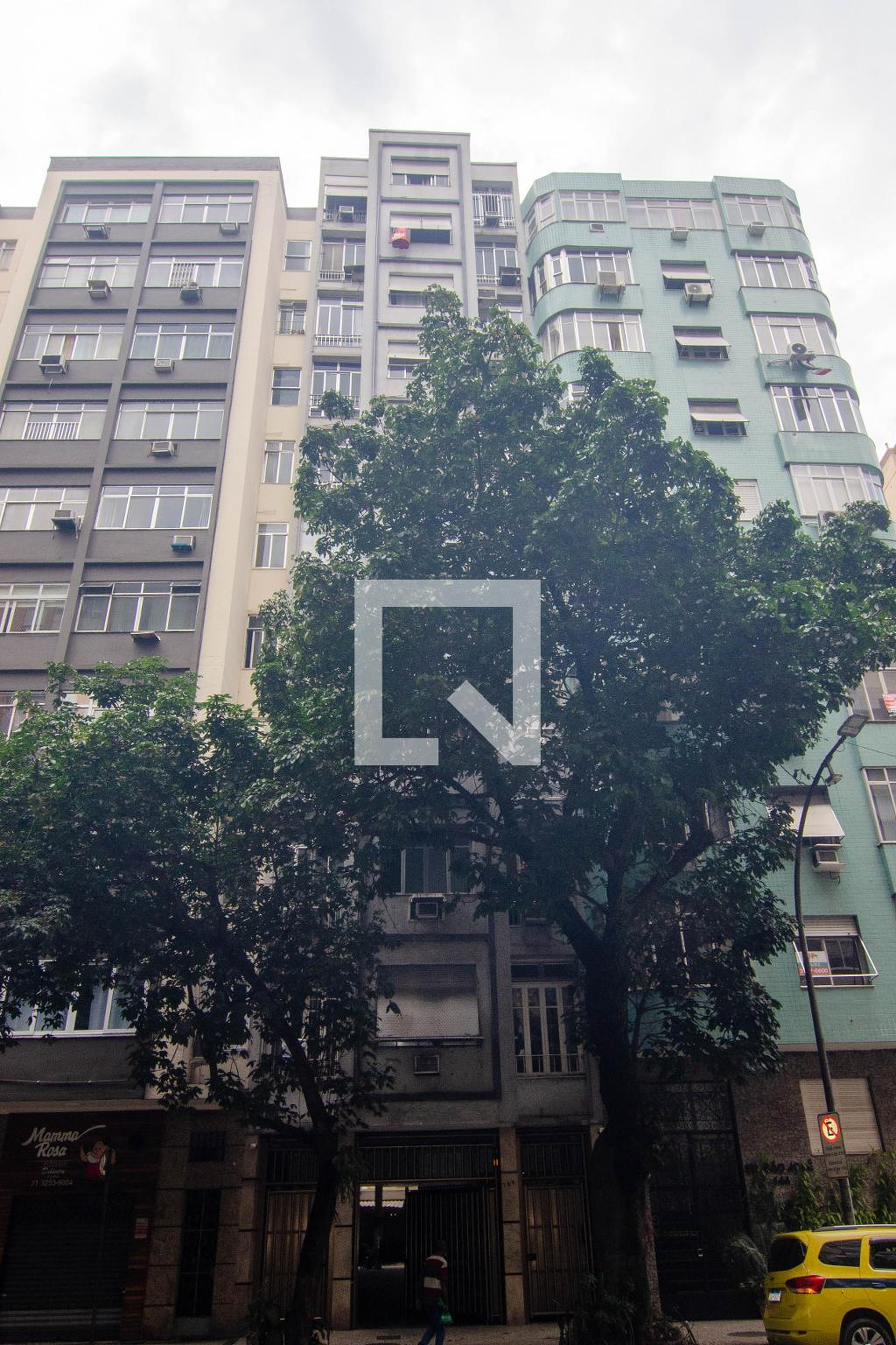 Fachada Condomínio em Rua Raul Pompéia, 148