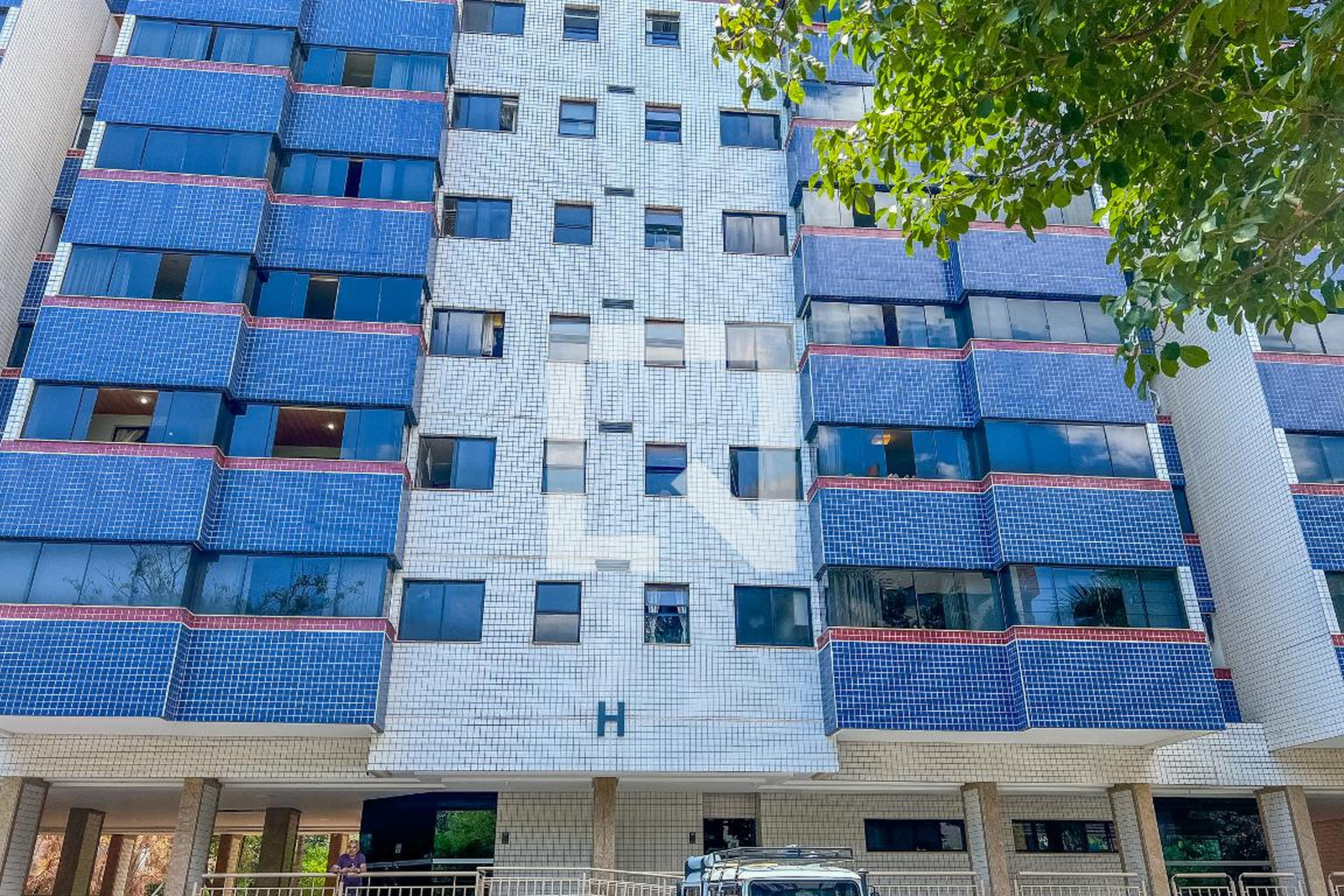 Fachada do Prédio Condomínio em Sqn 212 Bloco H, 416