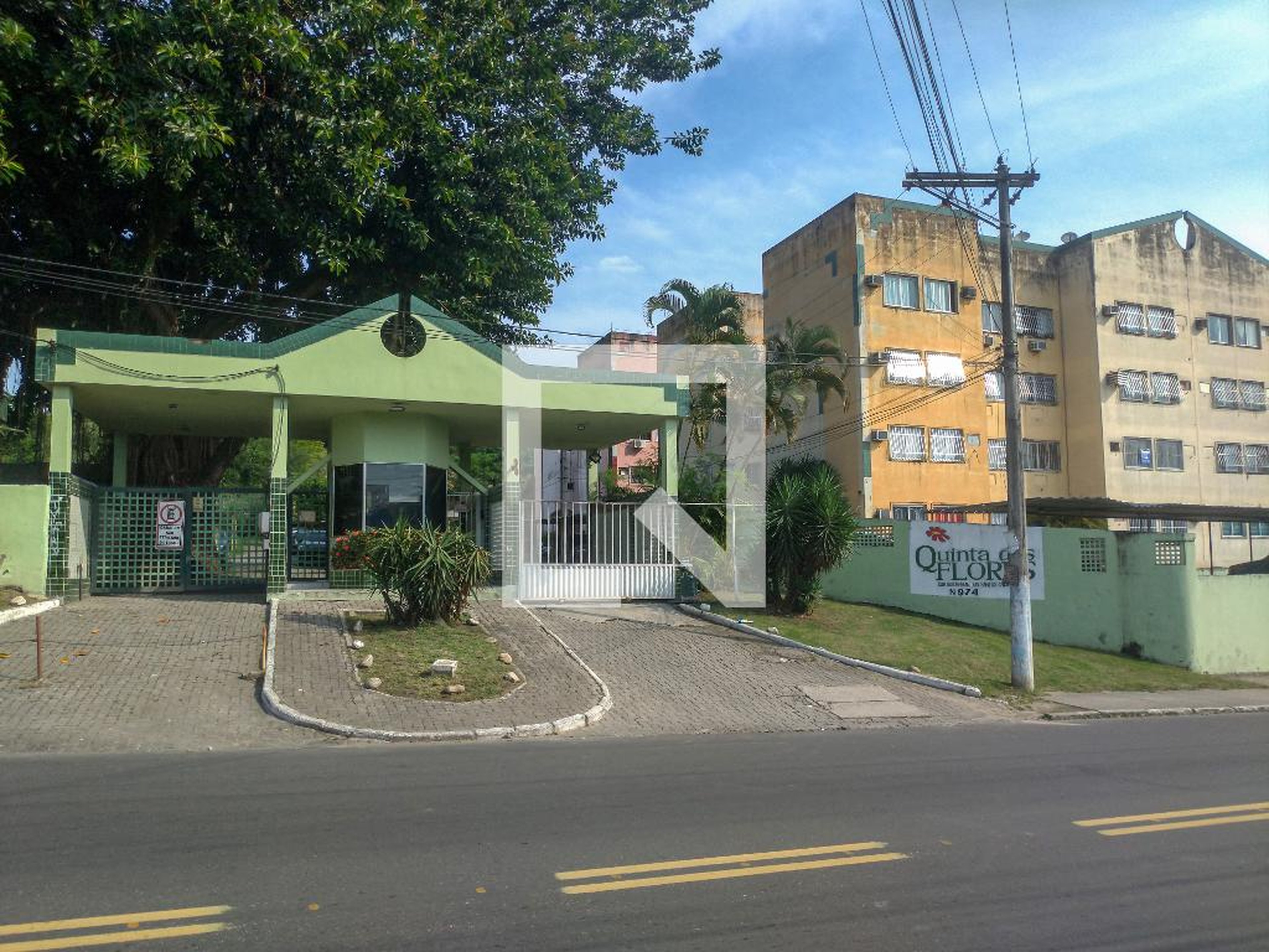 Fachada do condomínio Condomínio Quinta das Flores