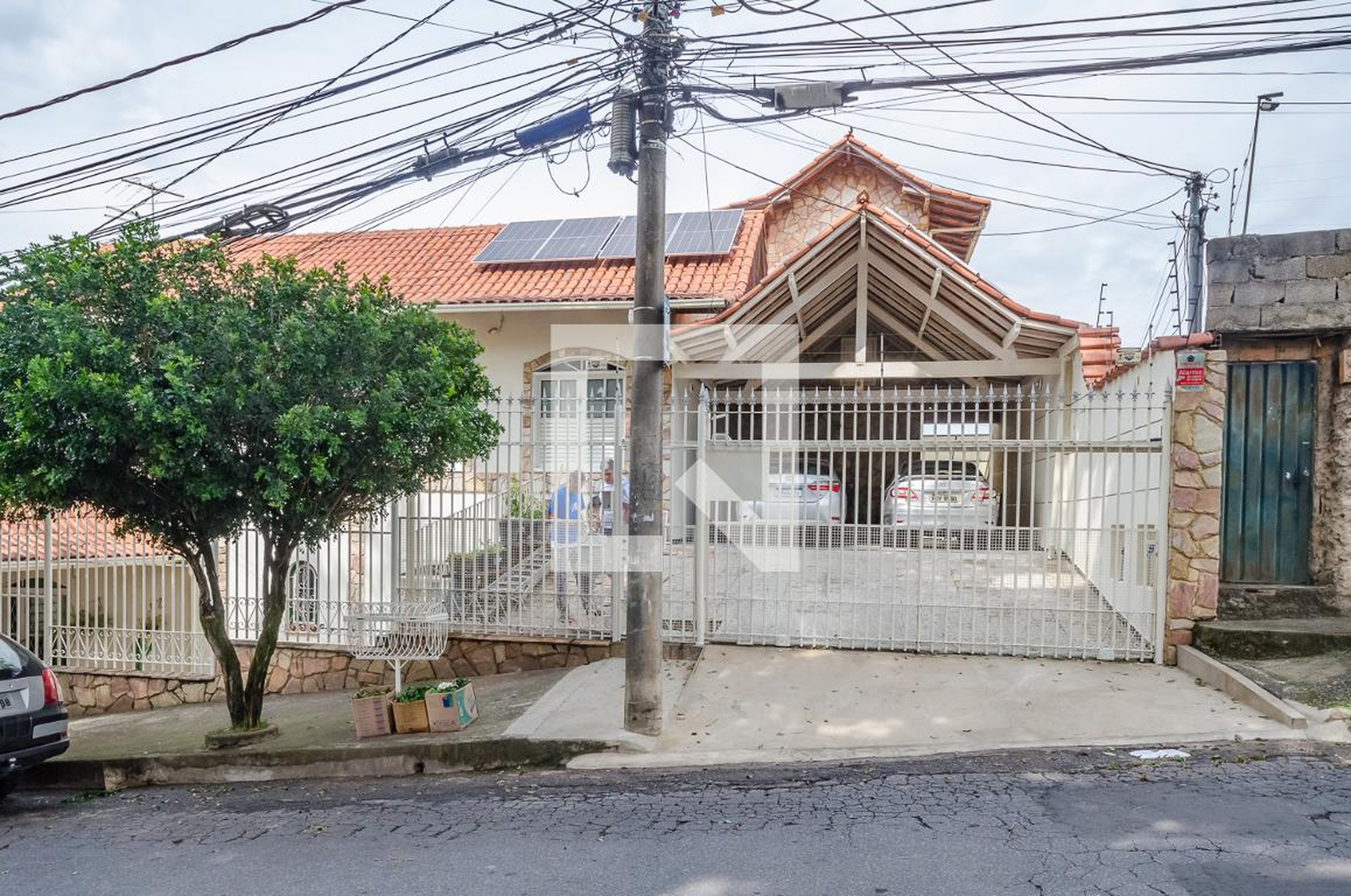 Fachada Condomínio em Rua Azaléia Branca, 55