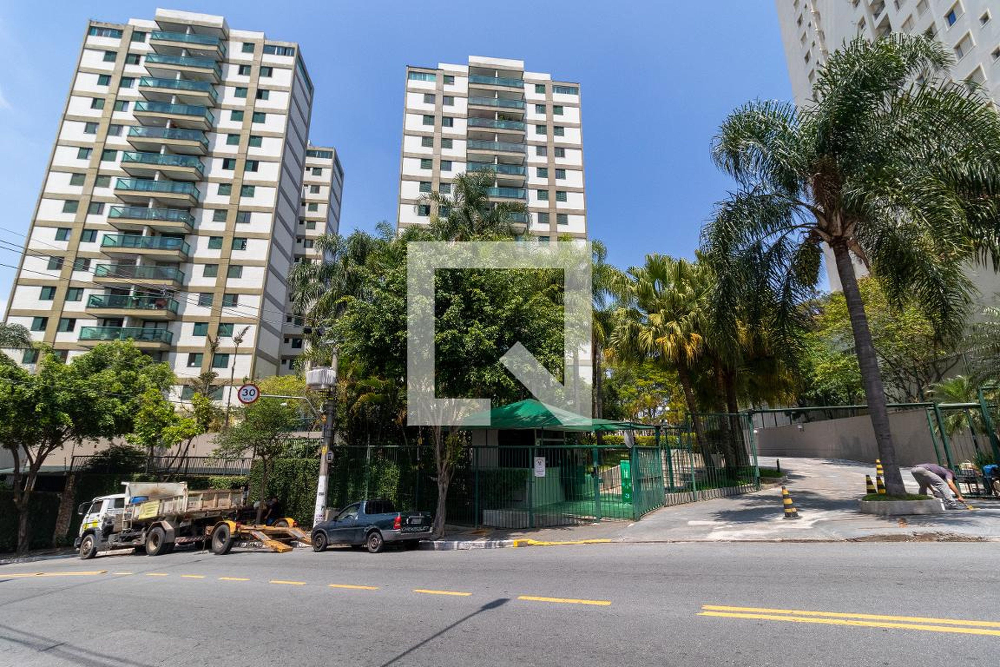 Fachada do Condomínio Condomínio Santanas Contemporary Free Home