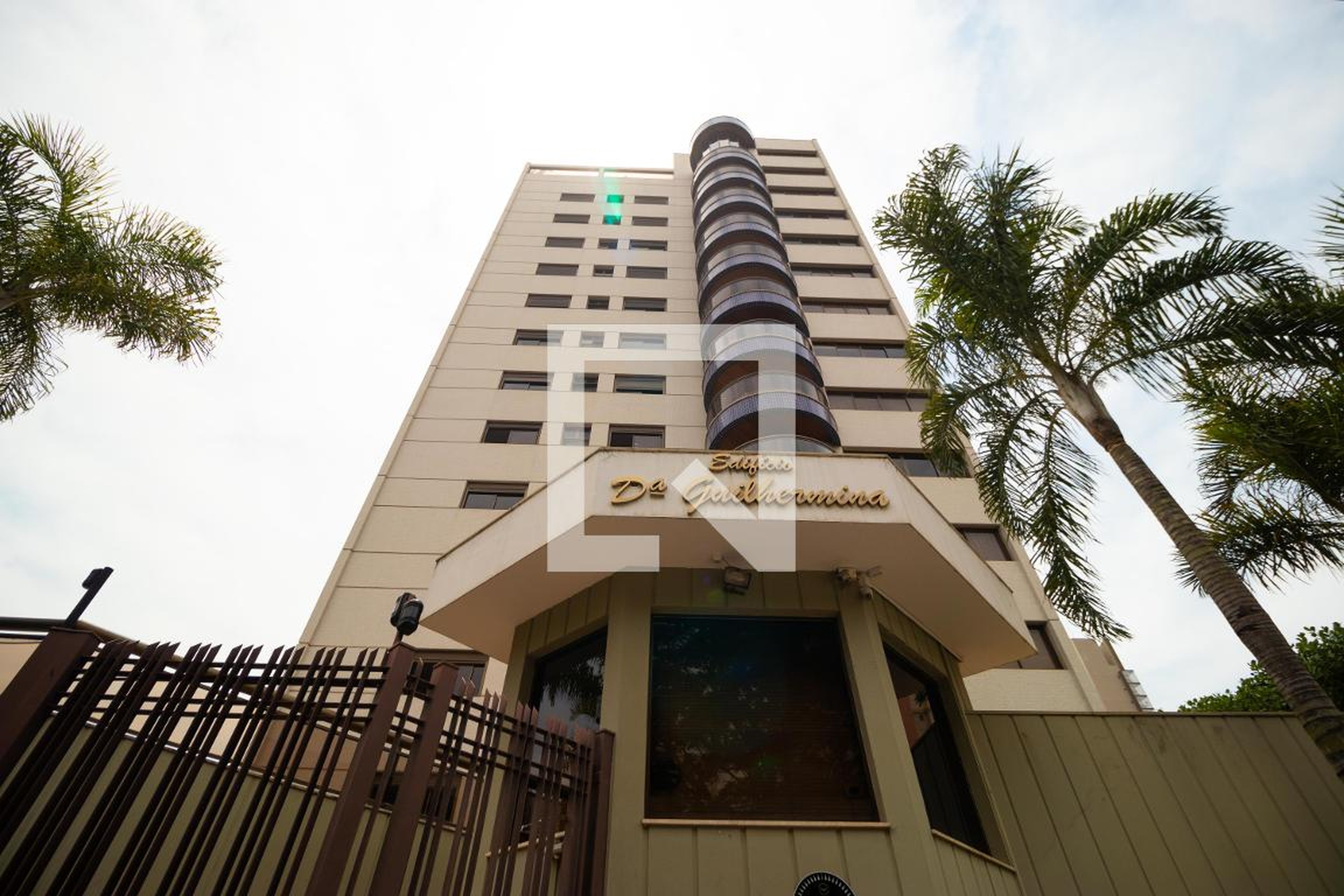 Fachada Condomínio em Rua Lais Bertoni Pereira, 40