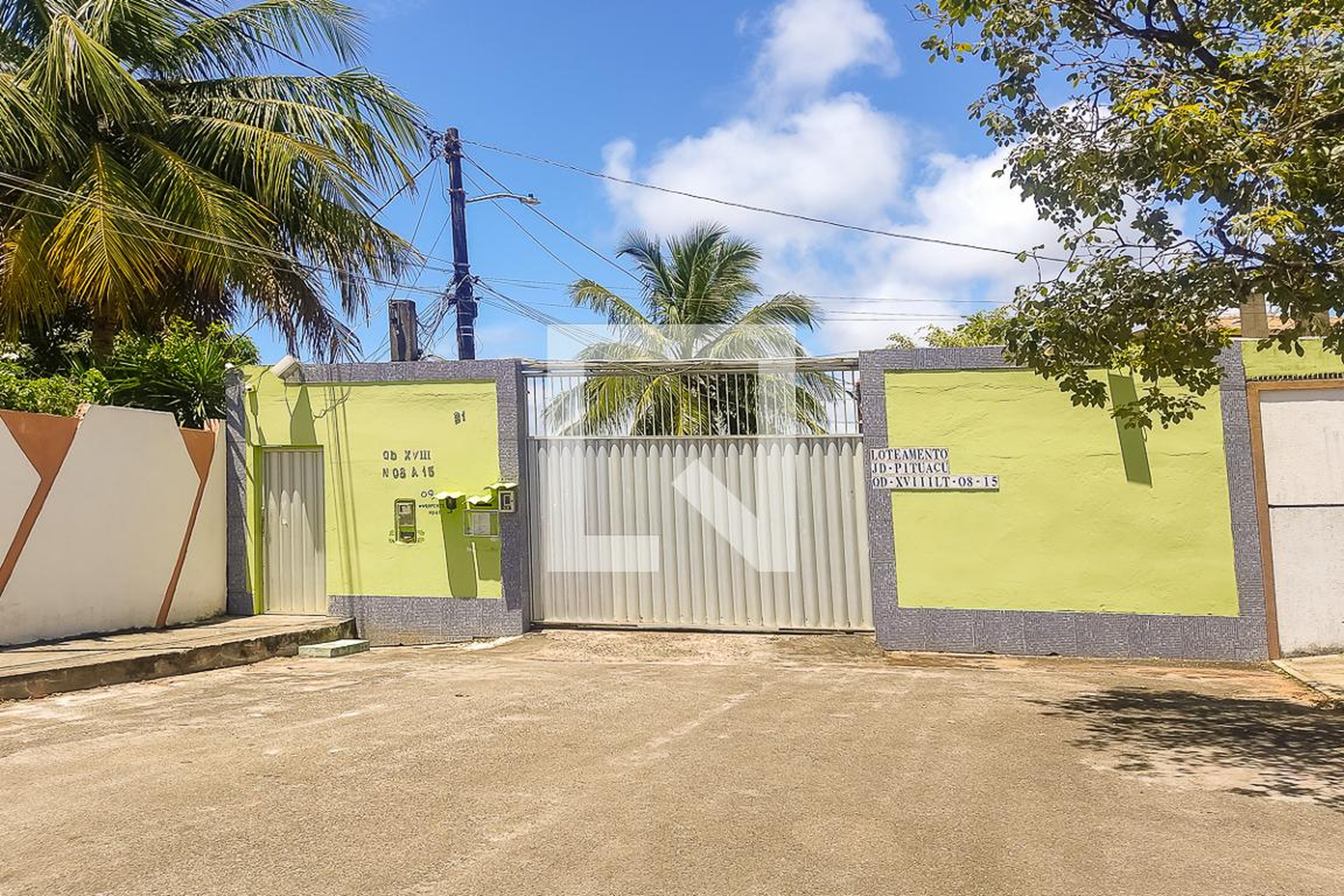 fachada do condominio Condomínio em Rua Afonso Ribeiro, 13