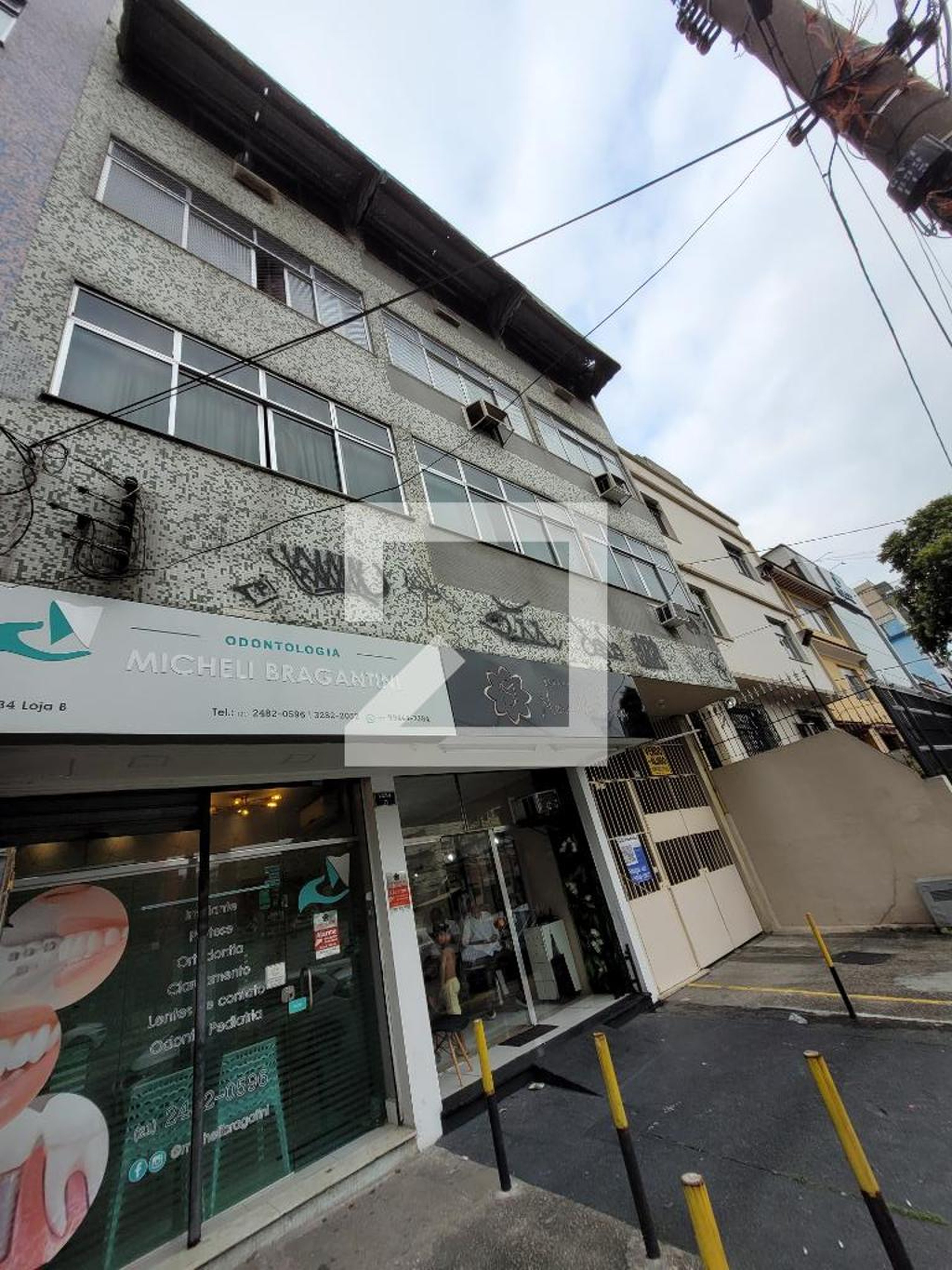 Fachada Condomínio em Avenida Brás de Pina, 1434