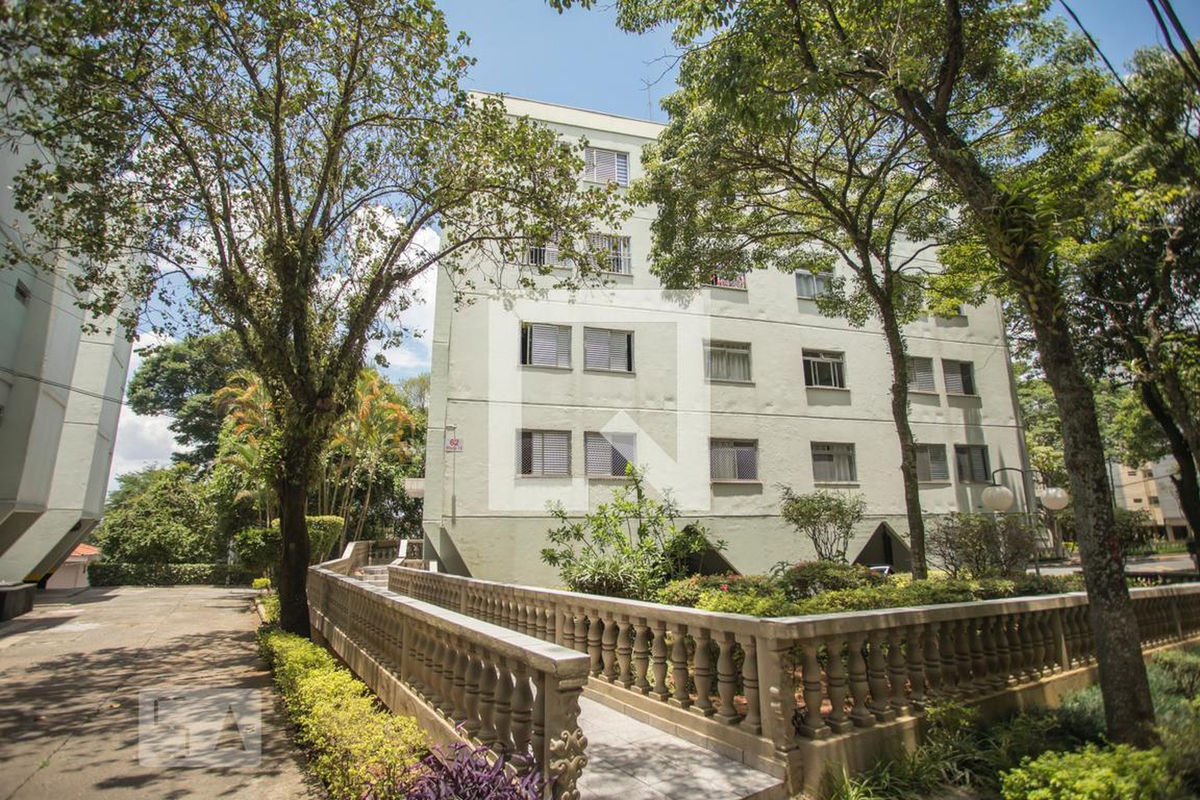 Fachada Condomínio em Rua Joaquim Mosqueira, 77