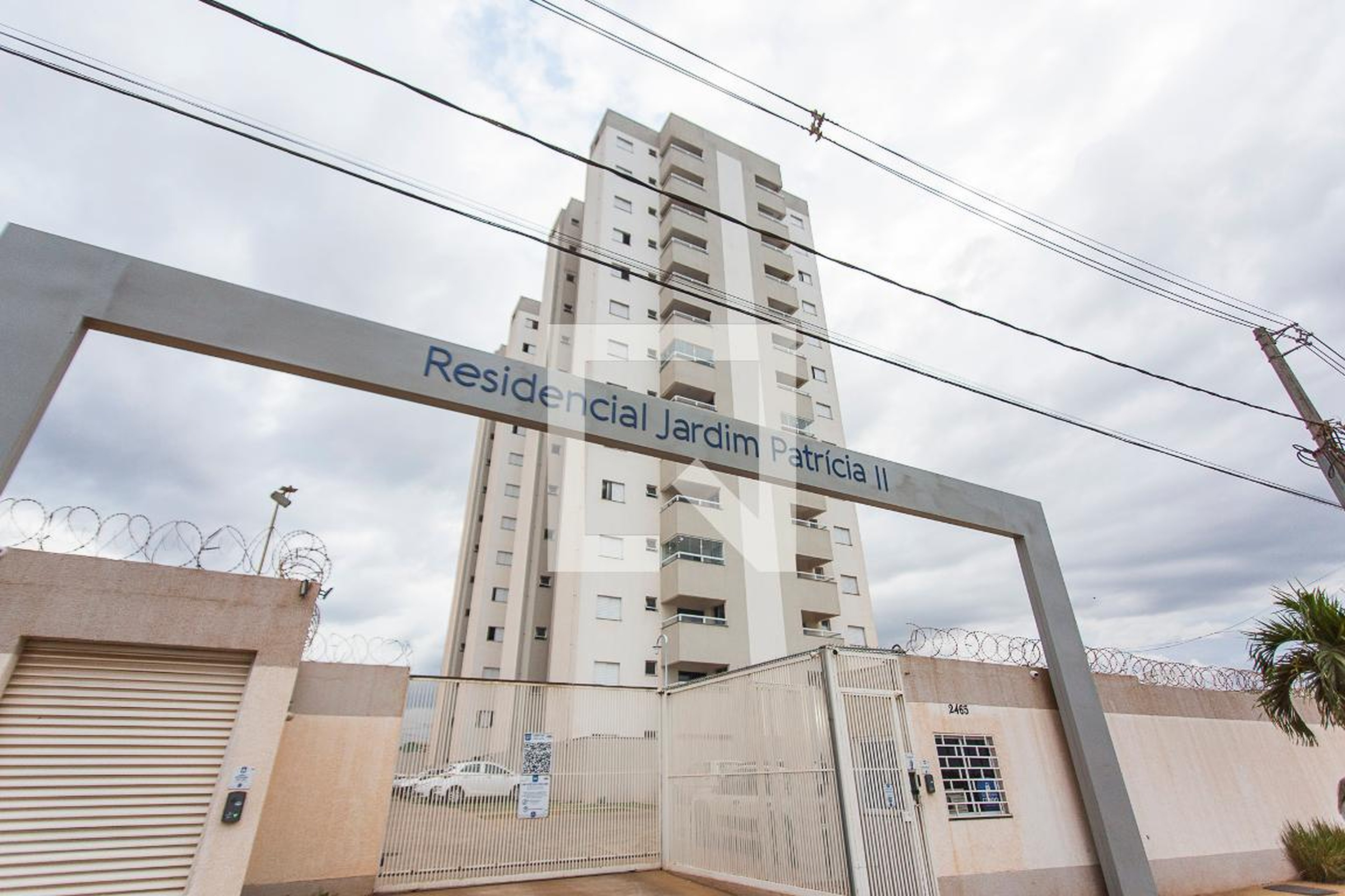 Fachada Condomínio em Via A, 170