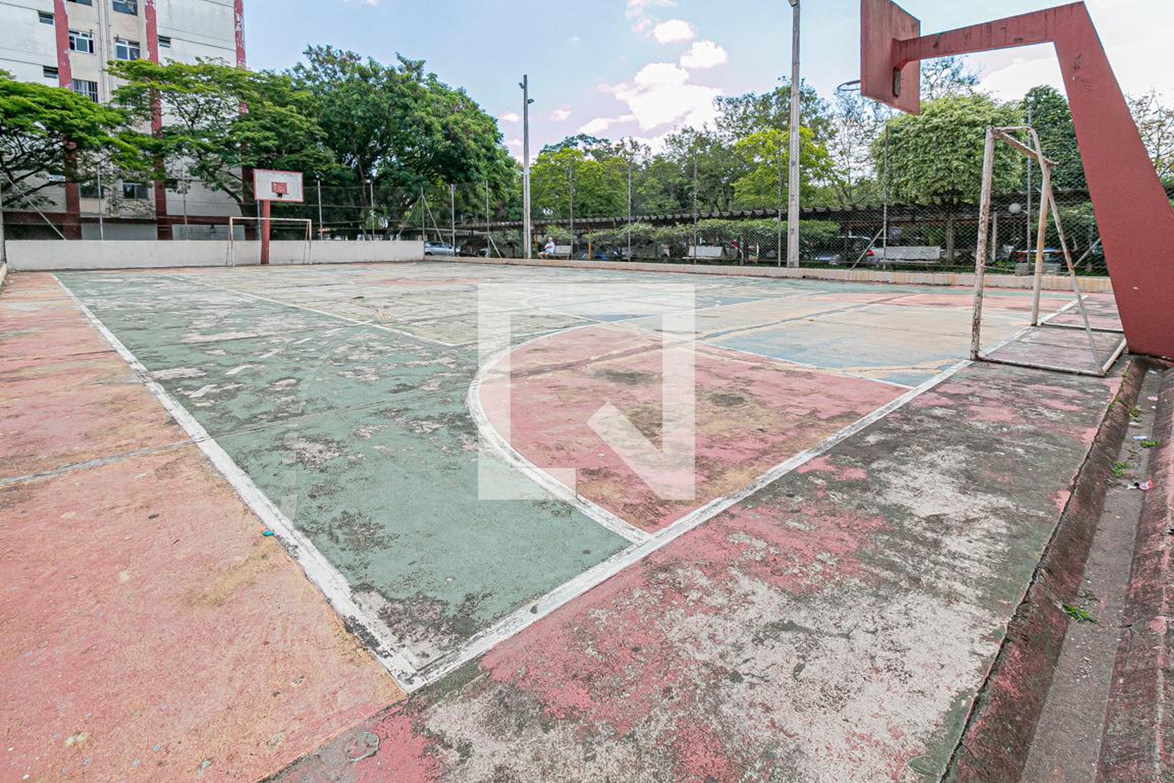 Quadra Esportiva - Conjunto Habitacional Alfazemas 1