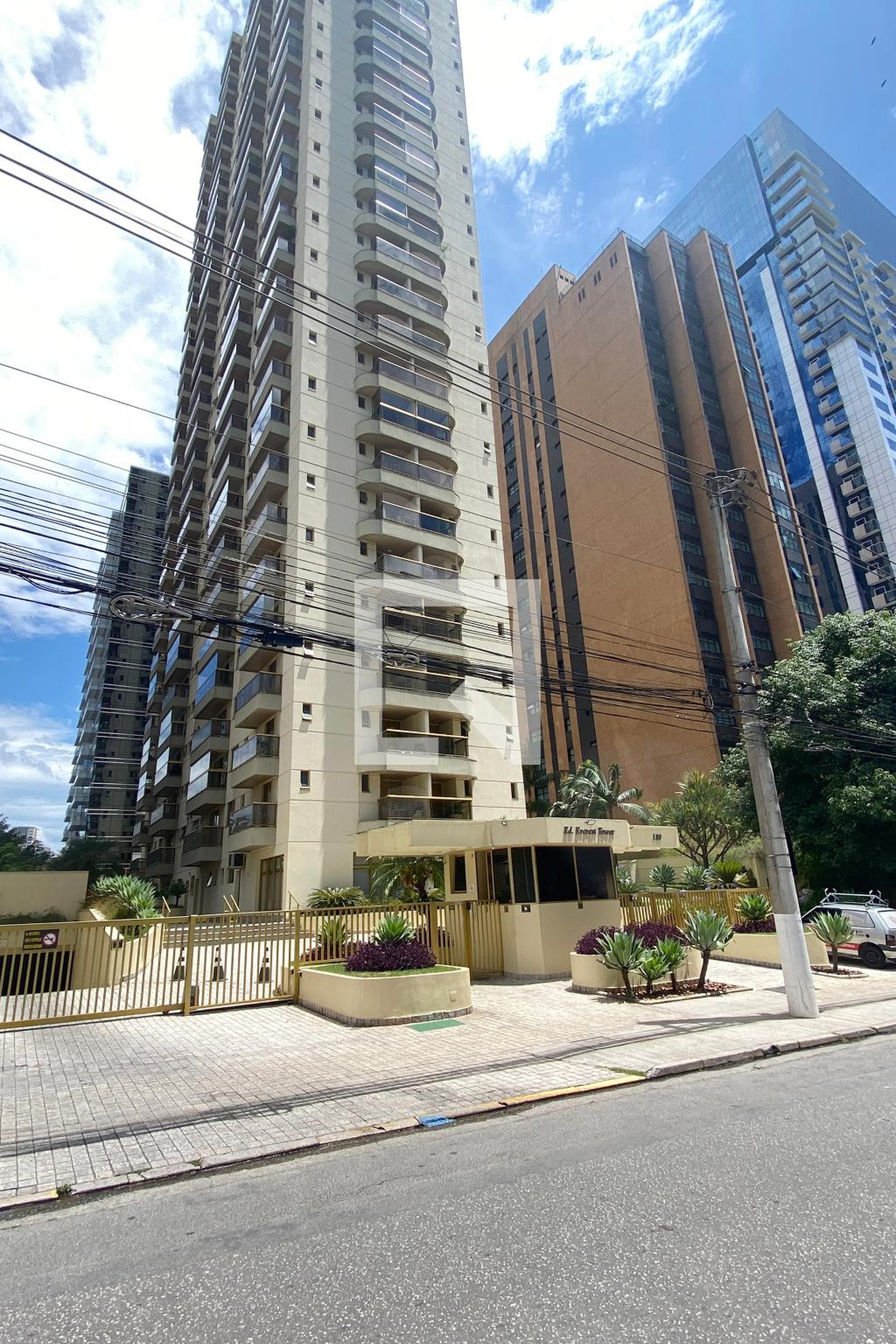 Fachada do Prédio Condomínio Everest Tower