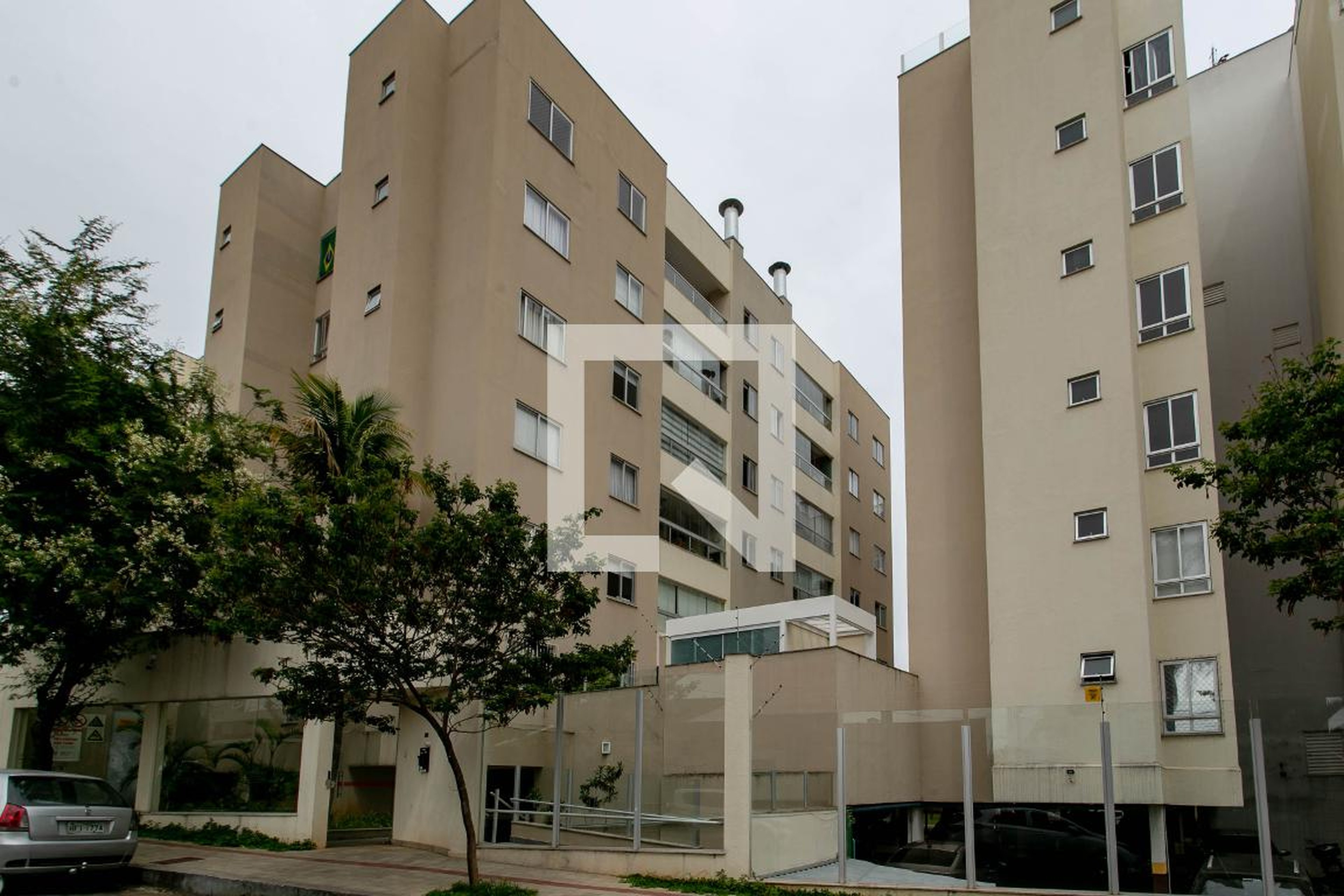 Fachada Condomínio em Rua Pelicano Frade, 21