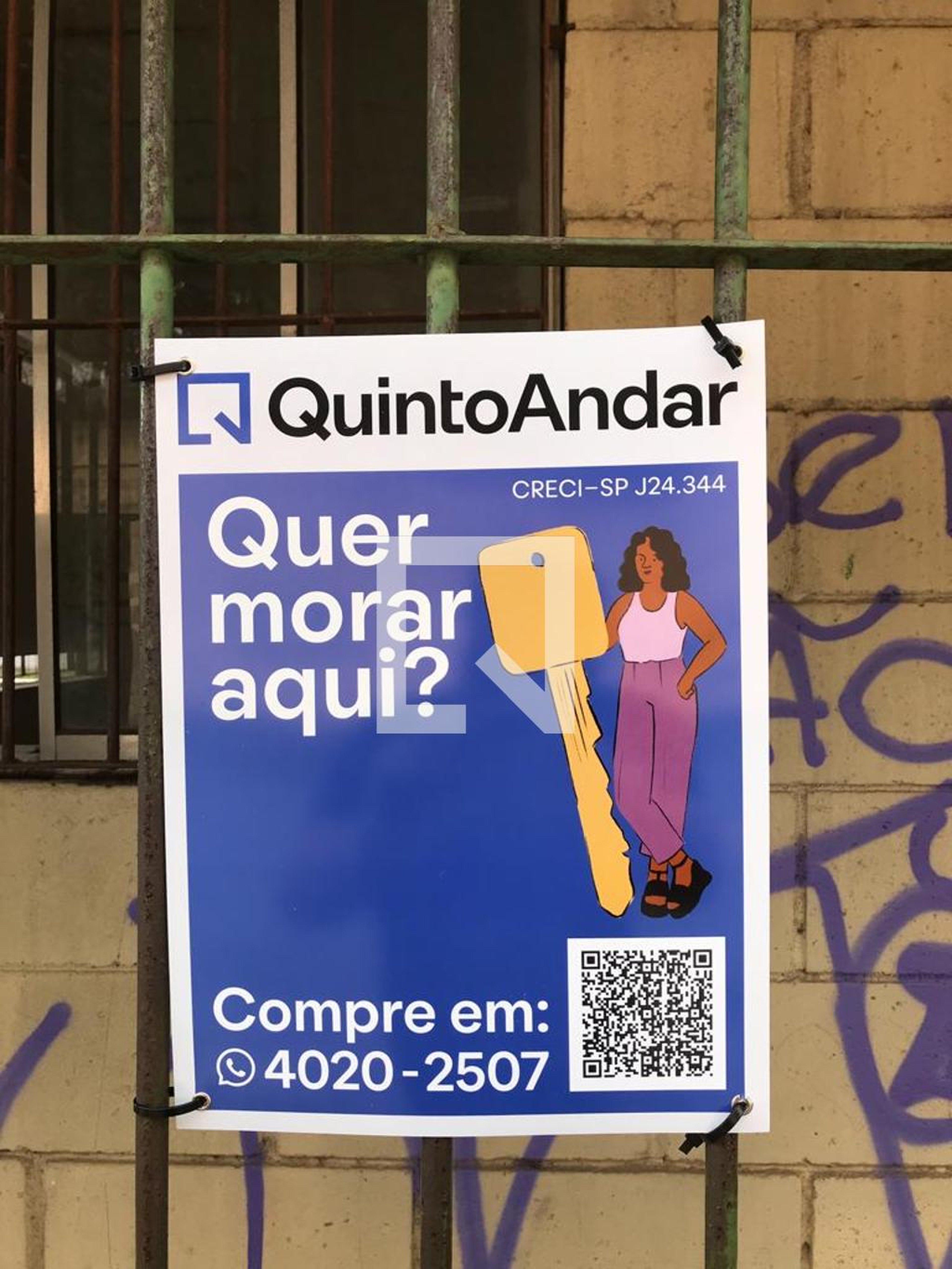 Fachada do Prédio Condomínio em Rua Reginalda Campodônio Dias, 75