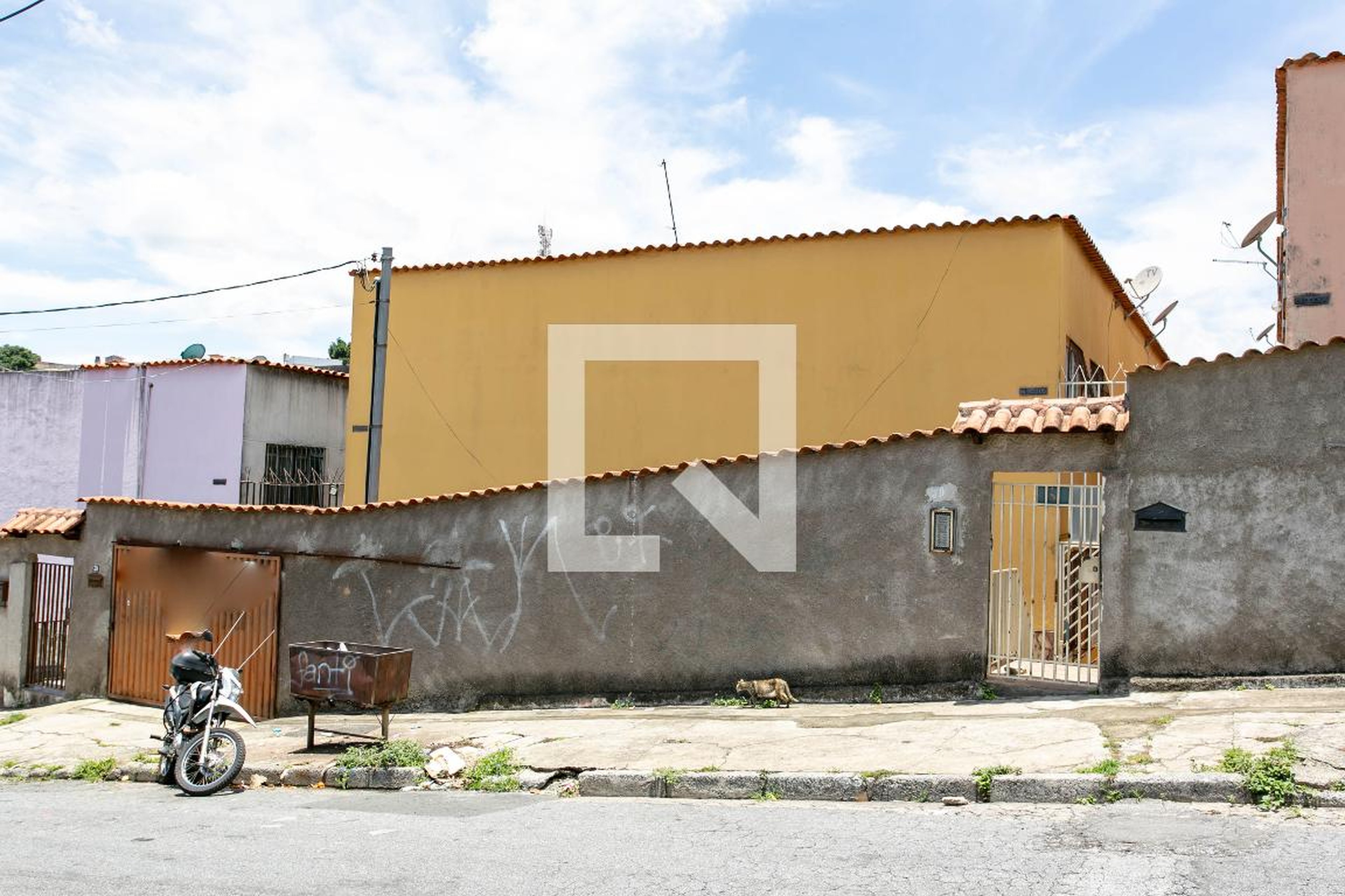 Fachada Condomínio em Rua Padre João Taváres, 53