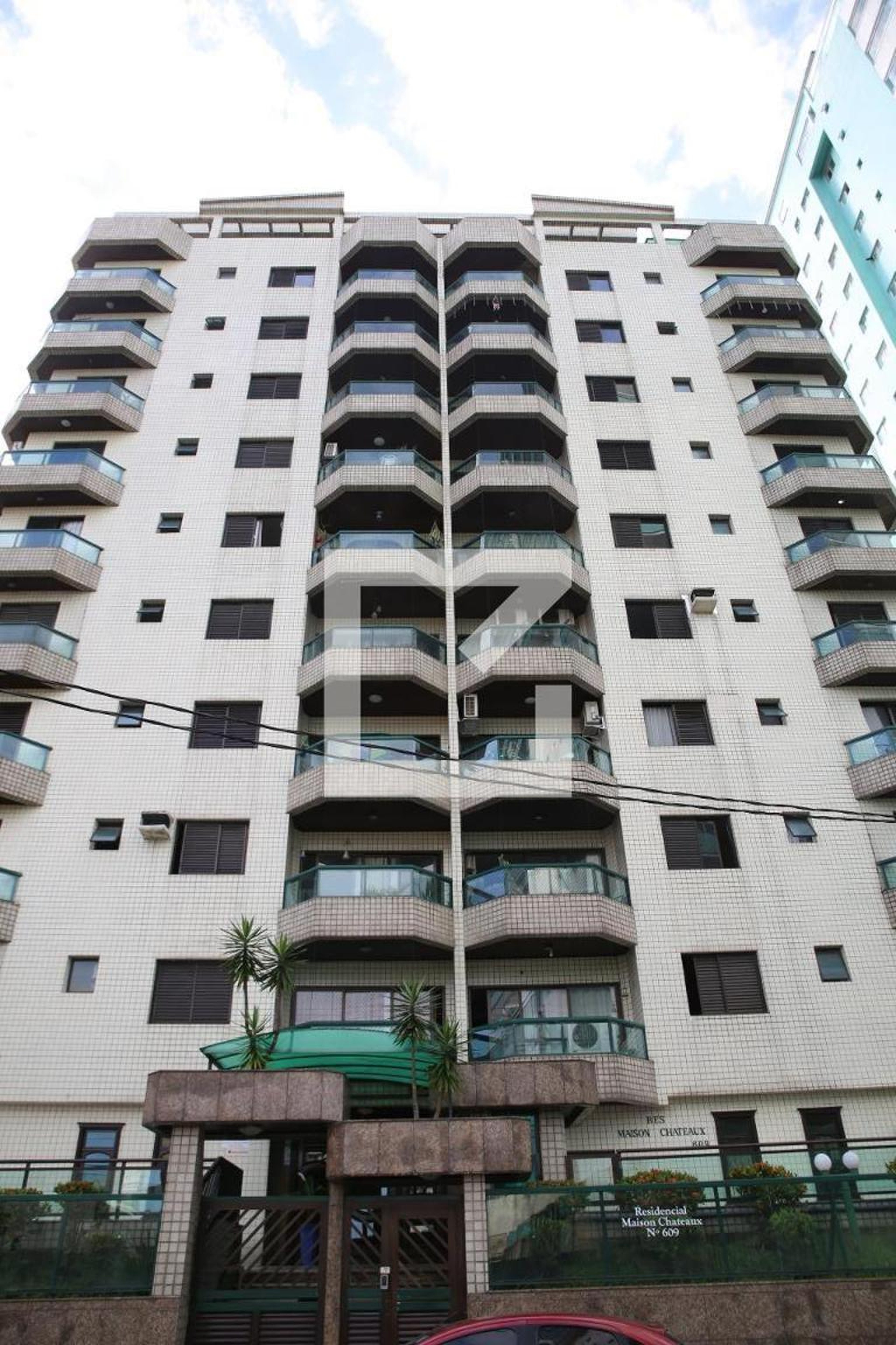 Fachada Condomínio Maison Chateaux