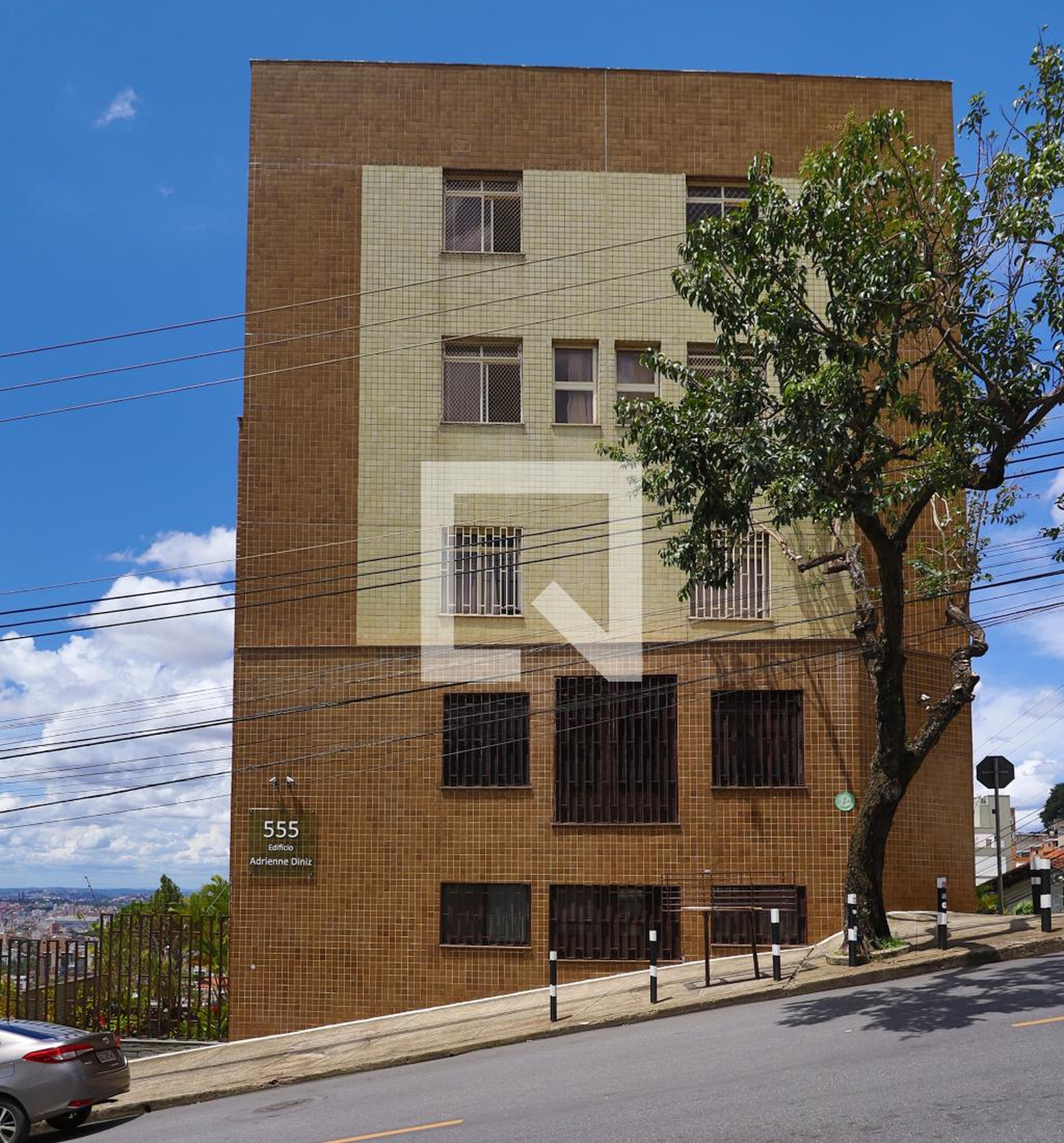 Fachada Edifício Adrienne Diniz