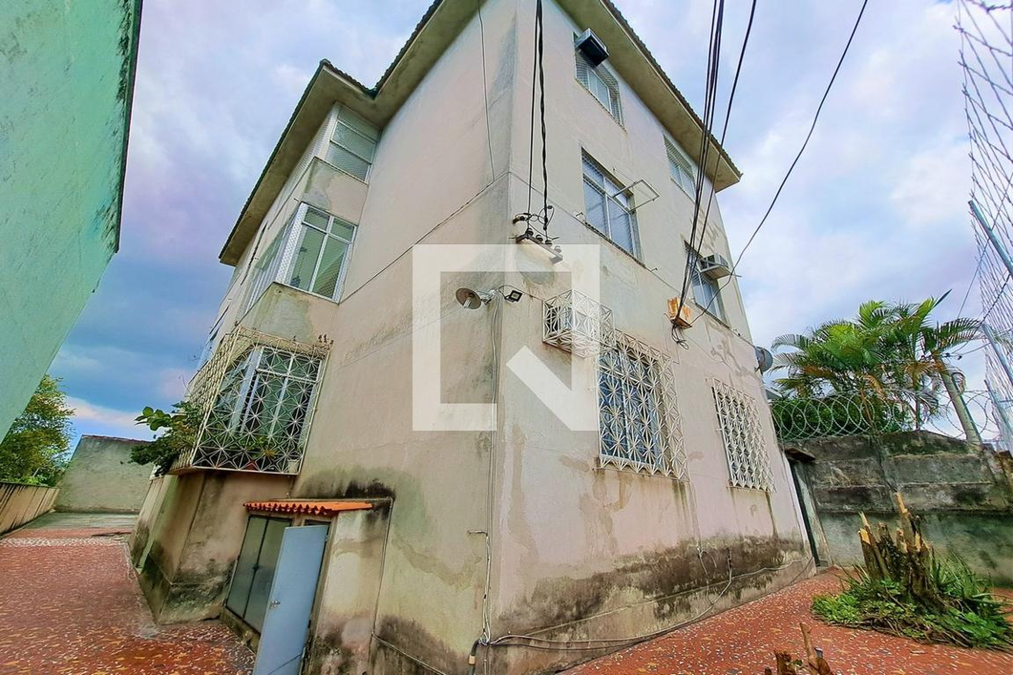 Fachada Condomínio em Rua Frederico de Albuquerque, 87